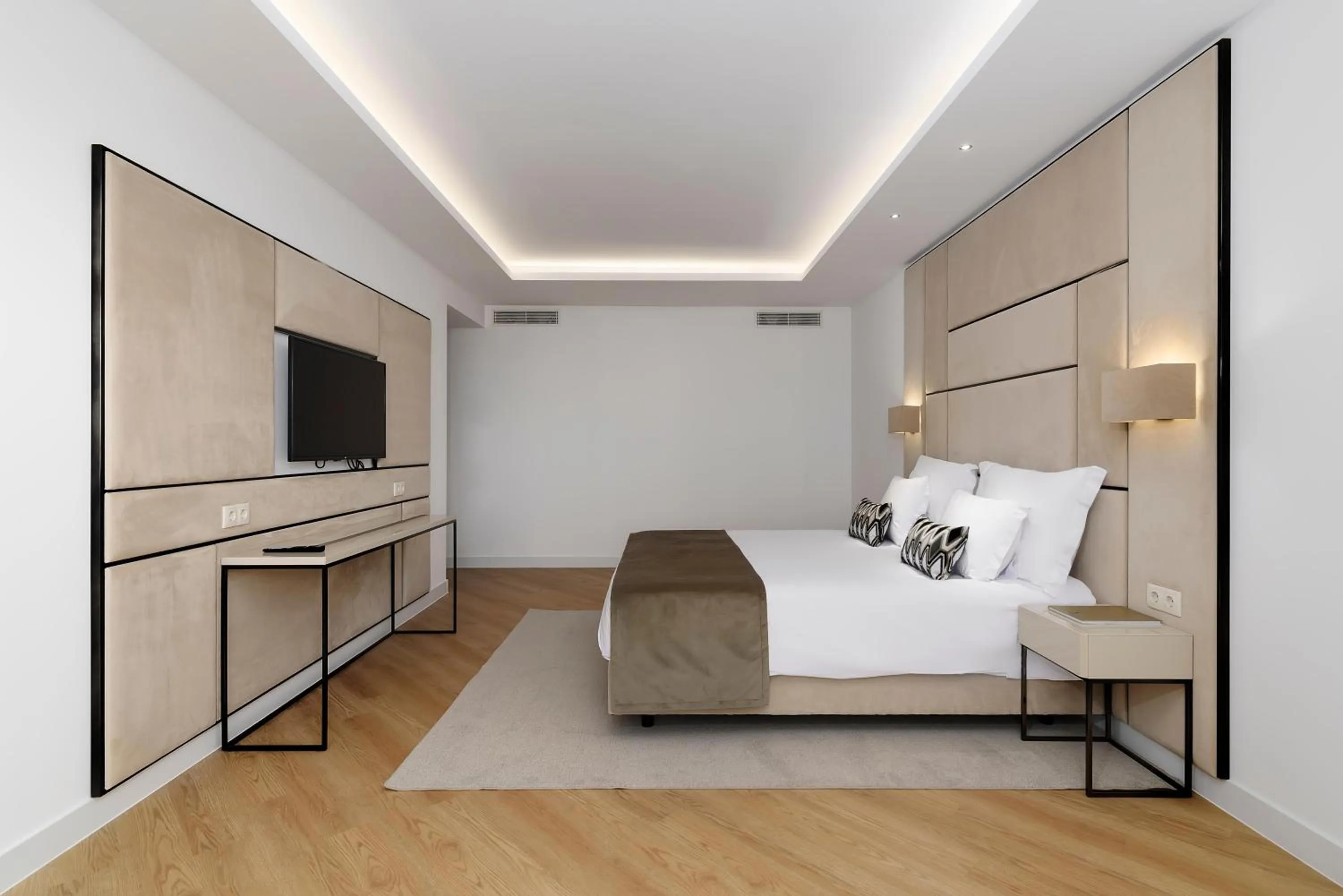 Photo of the whole room, Bed in Jupiter Albufeira Hotel - Family & Fun - All Inclusive