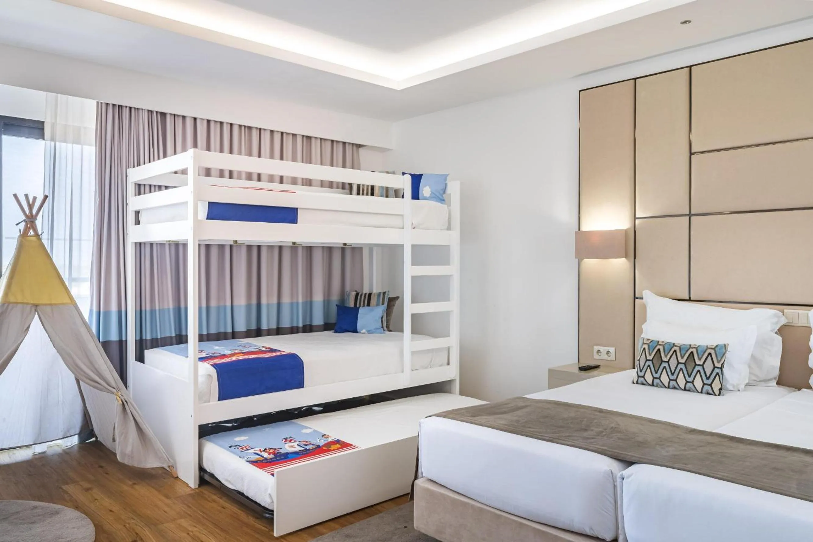 Bed in Jupiter Albufeira Hotel - Family & Fun - All Inclusive