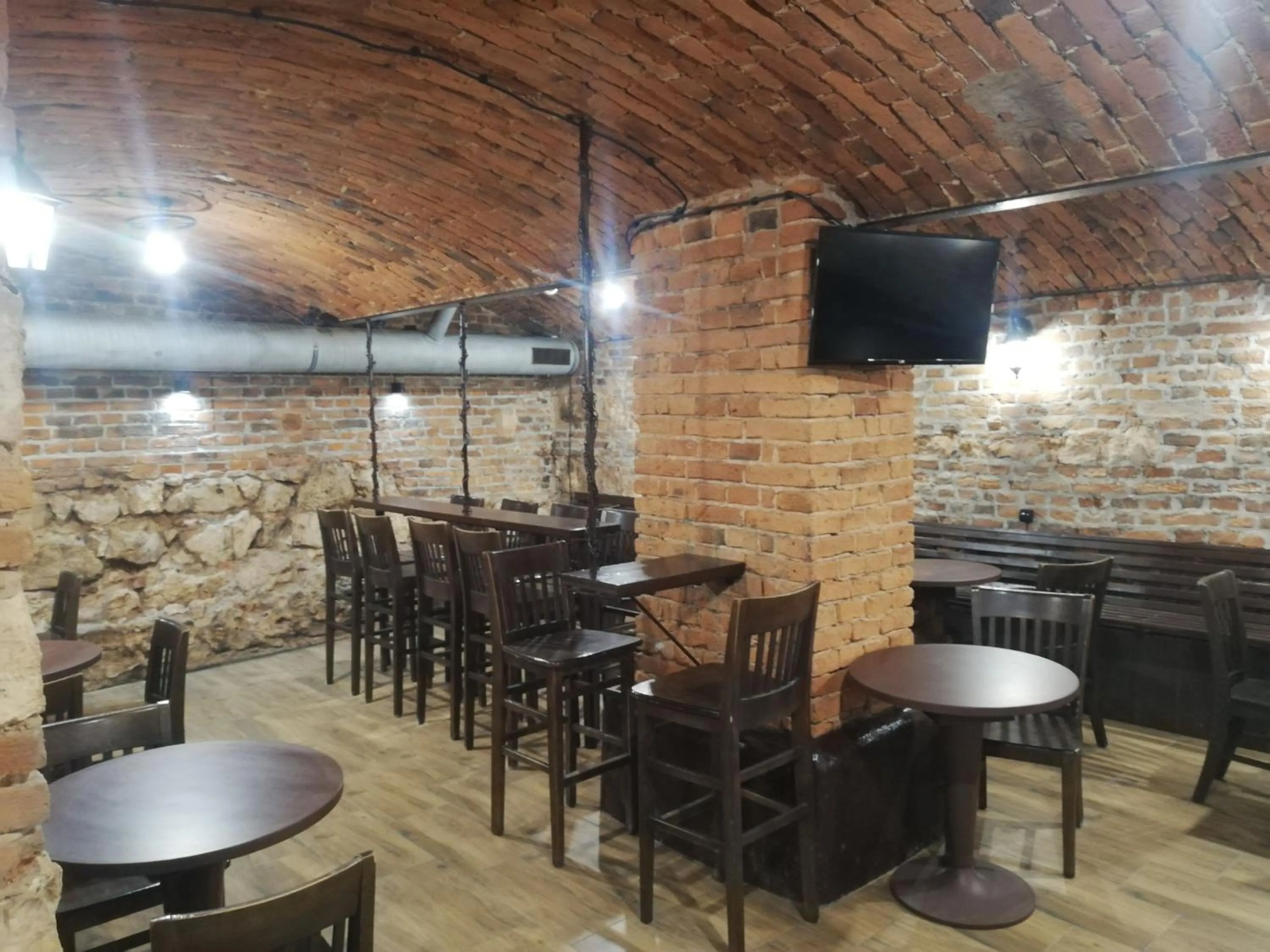 Restaurant/places to eat in Lorf Hostel&Apartments