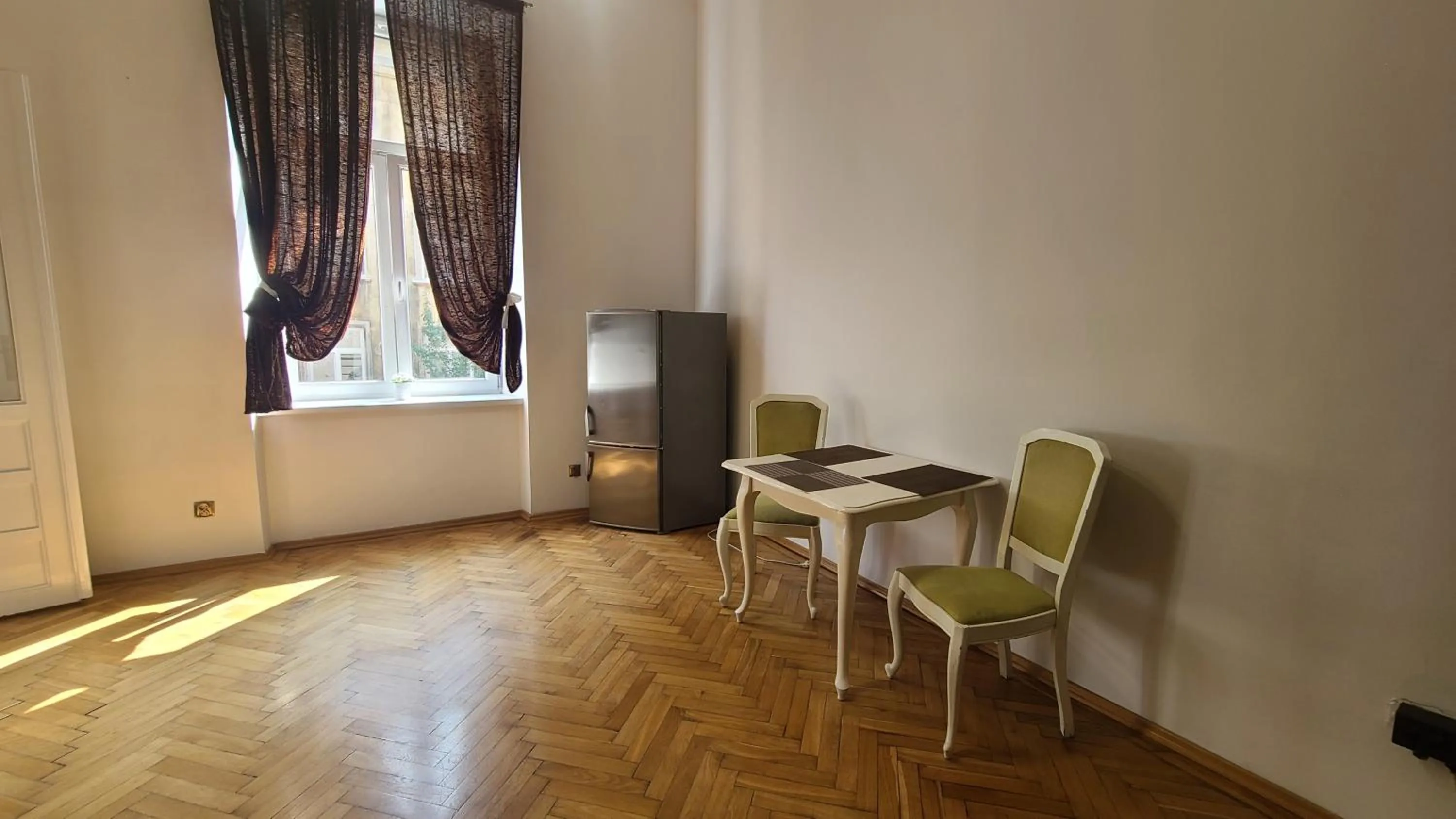 Dining area in Lorf Hostel&Apartments