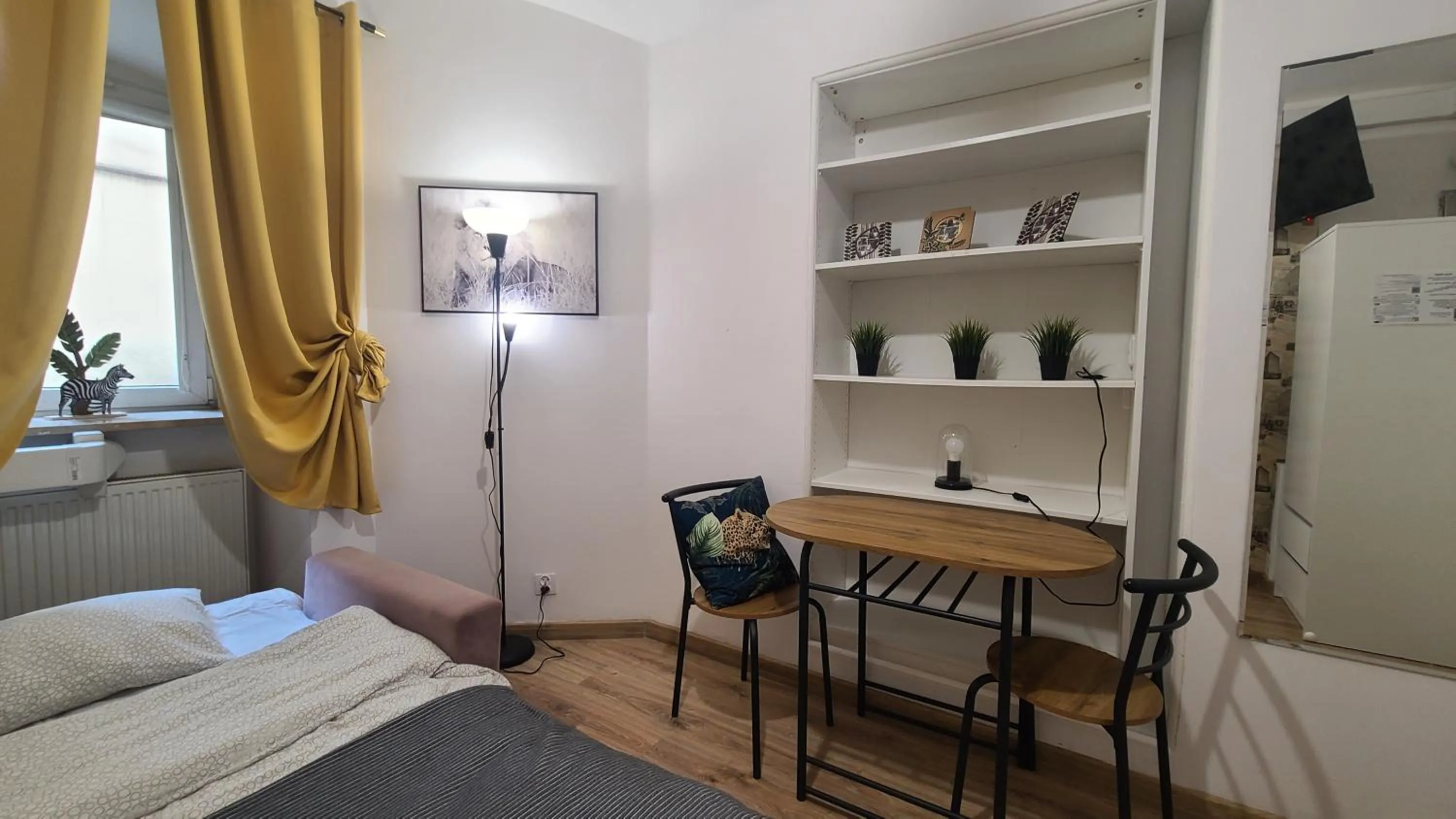 Dining area, Bed in Lorf Hostel&Apartments