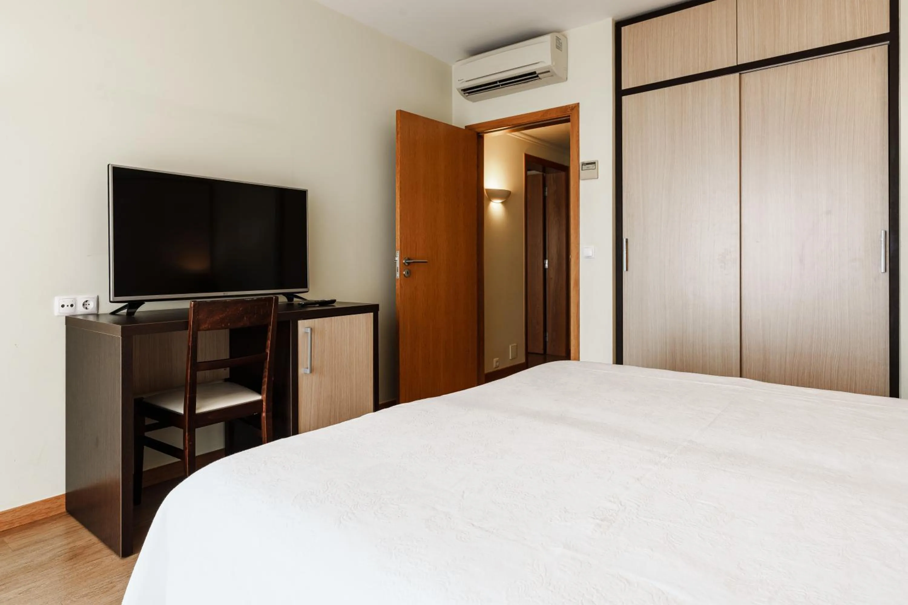 Bed in Dom Pedro Garajau