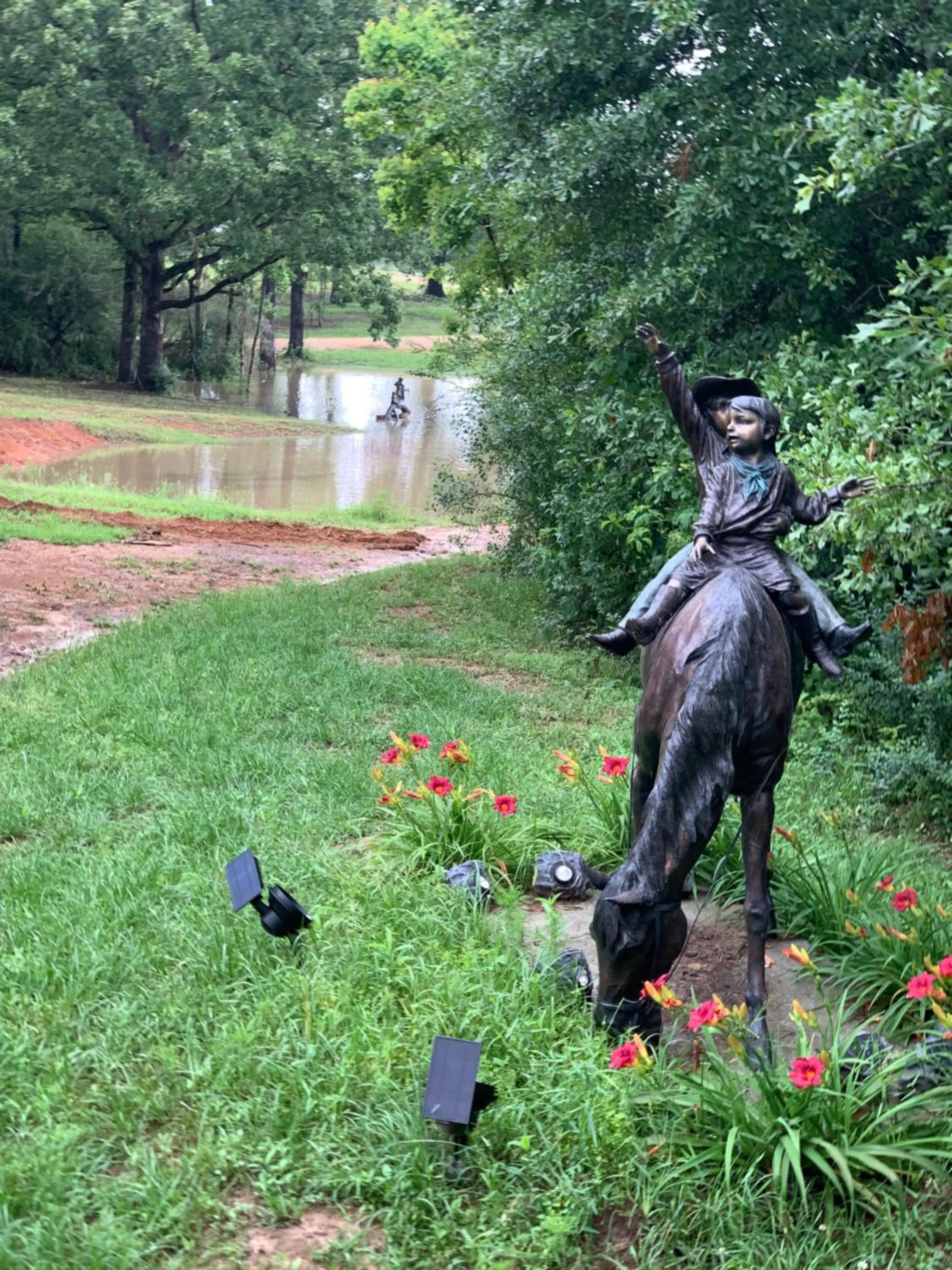 Garden in Bienvenue Mon Ami Bed and Breakfast