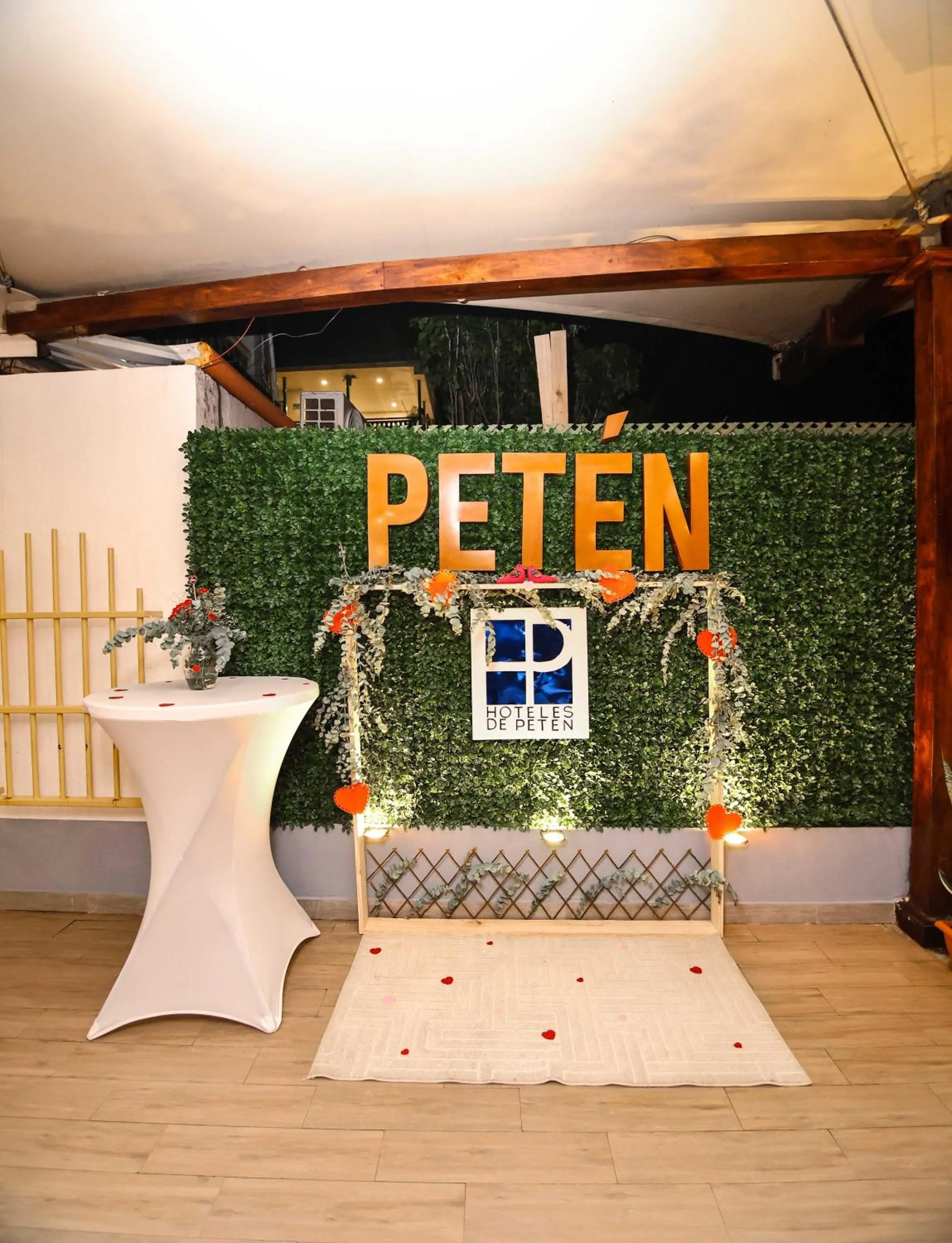 Restaurant/places to eat in Hotel Peten