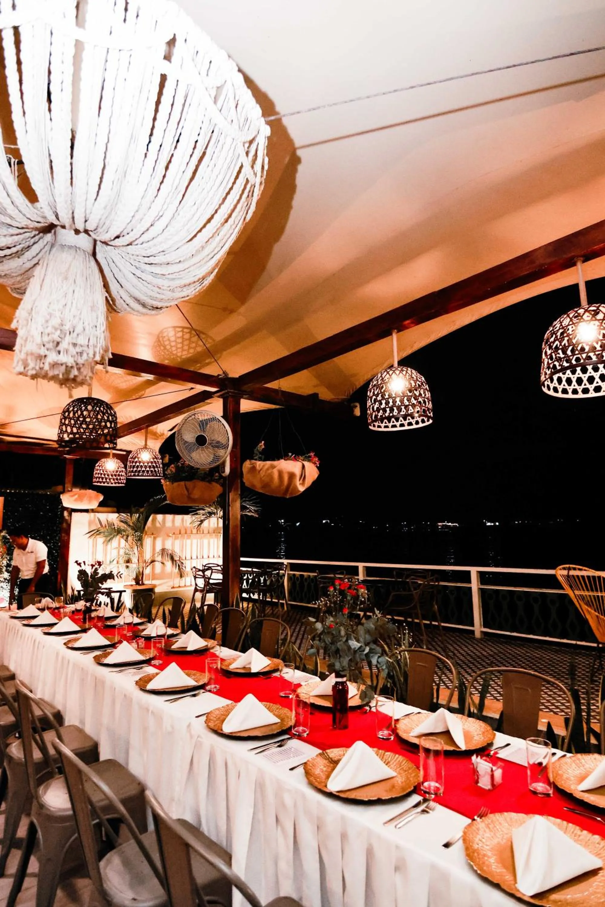 Restaurant/places to eat in Hotel Peten