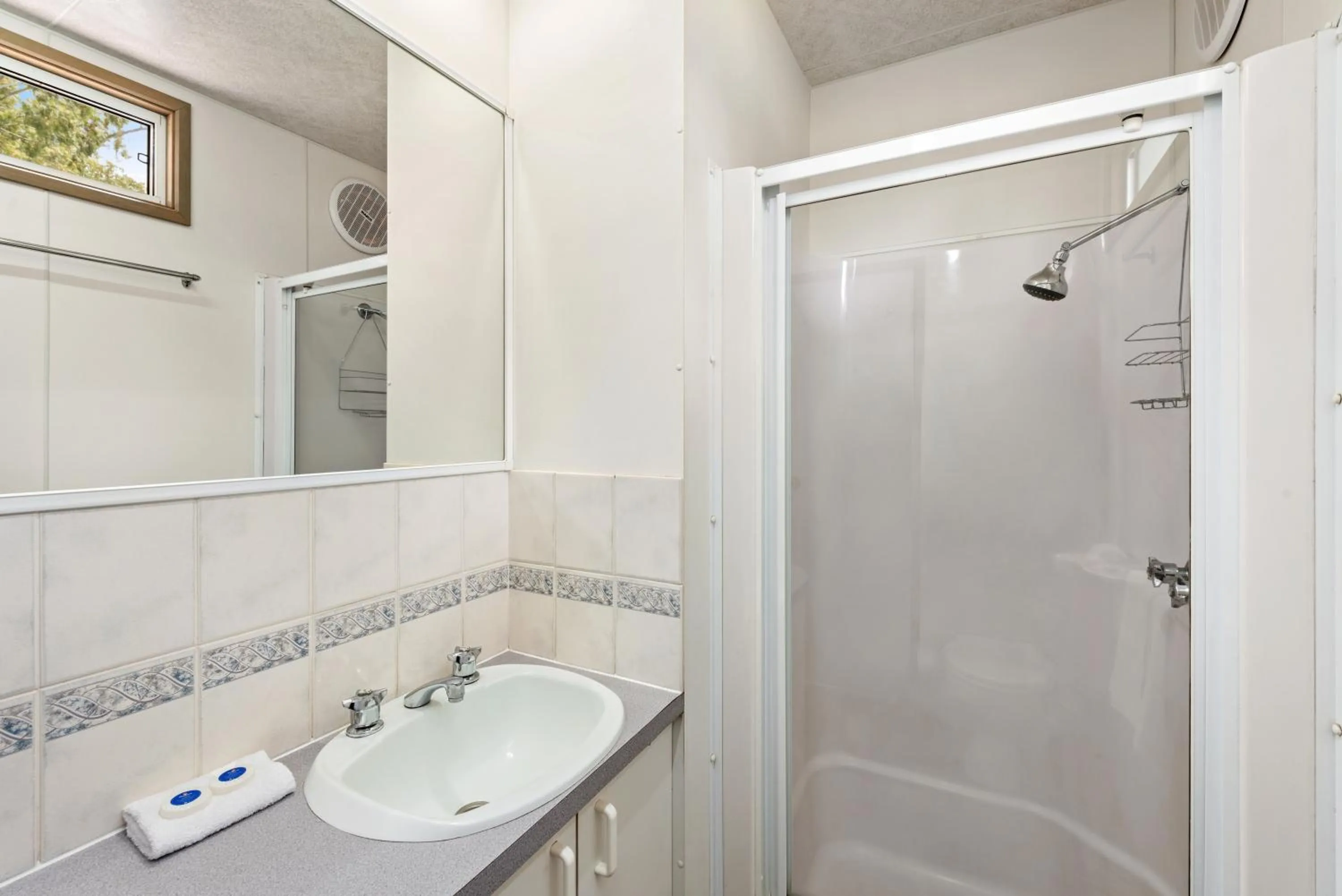 Bathroom in Discovery Parks - Clare