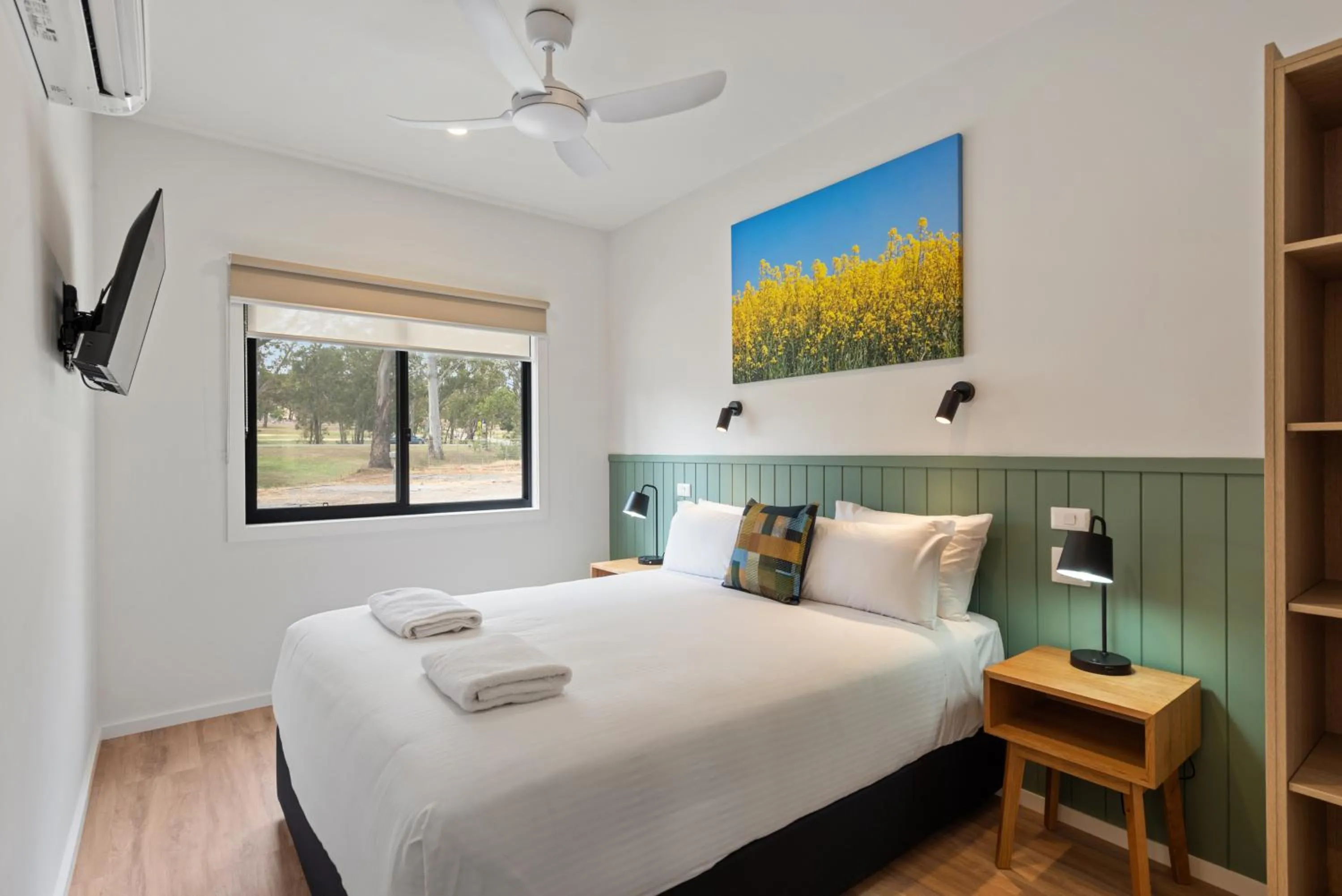 Bedroom, Bed in Discovery Parks - Clare