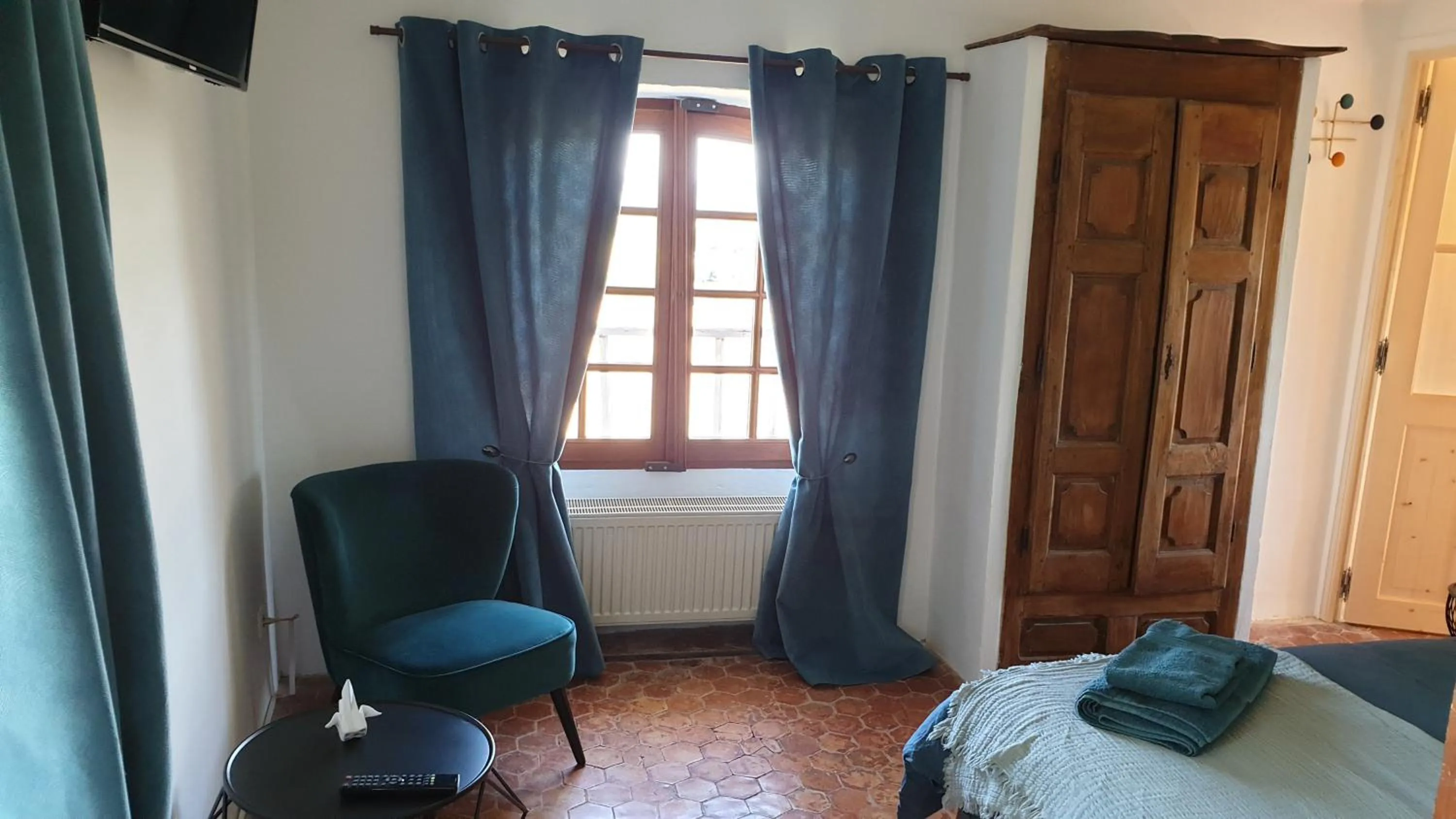 Photo of the whole room, Bed in la bastide de l'adrech