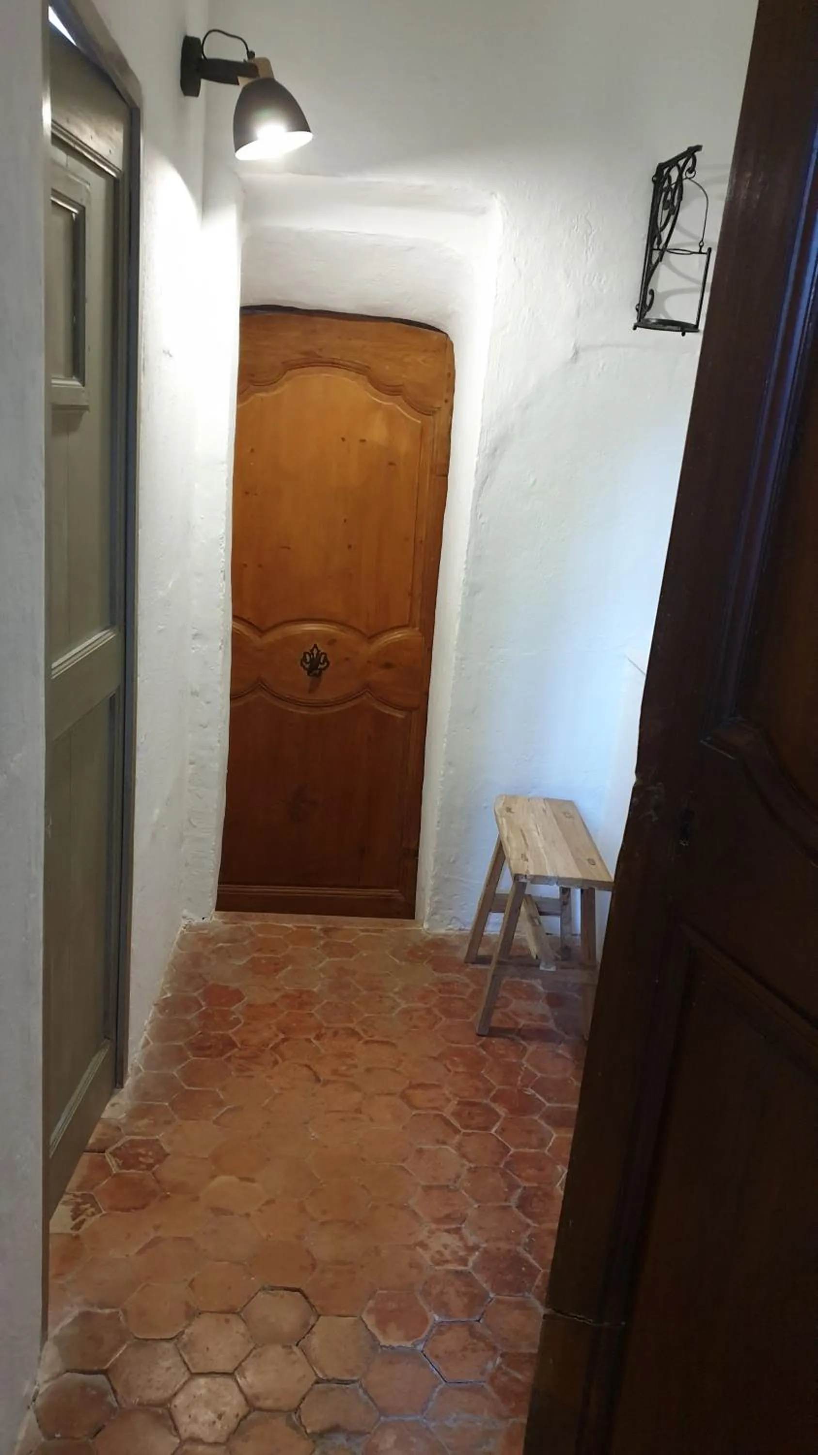 Photo of the whole room in la bastide de l'adrech