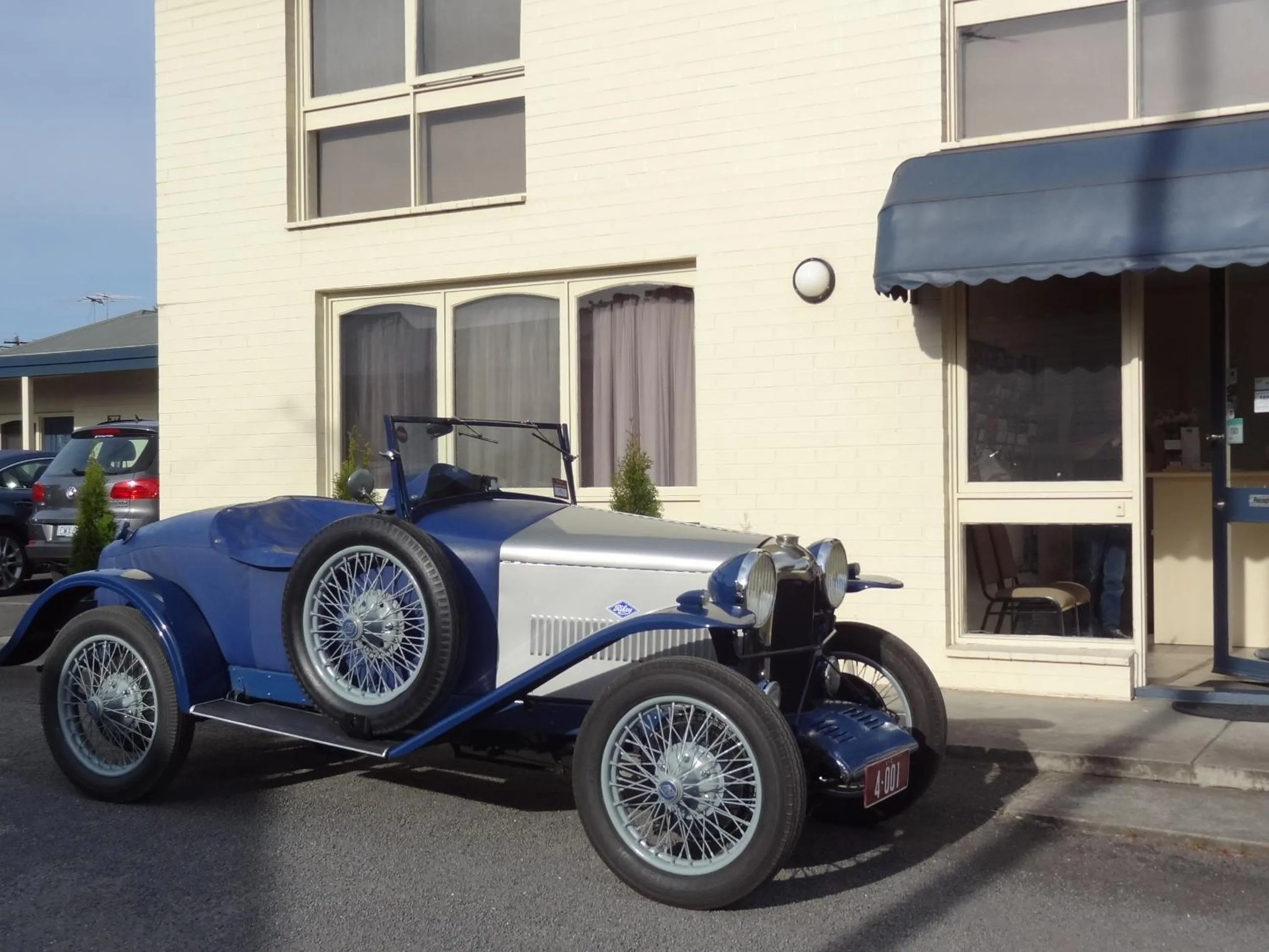 Facade/entrance in Hacienda Motel Geelong