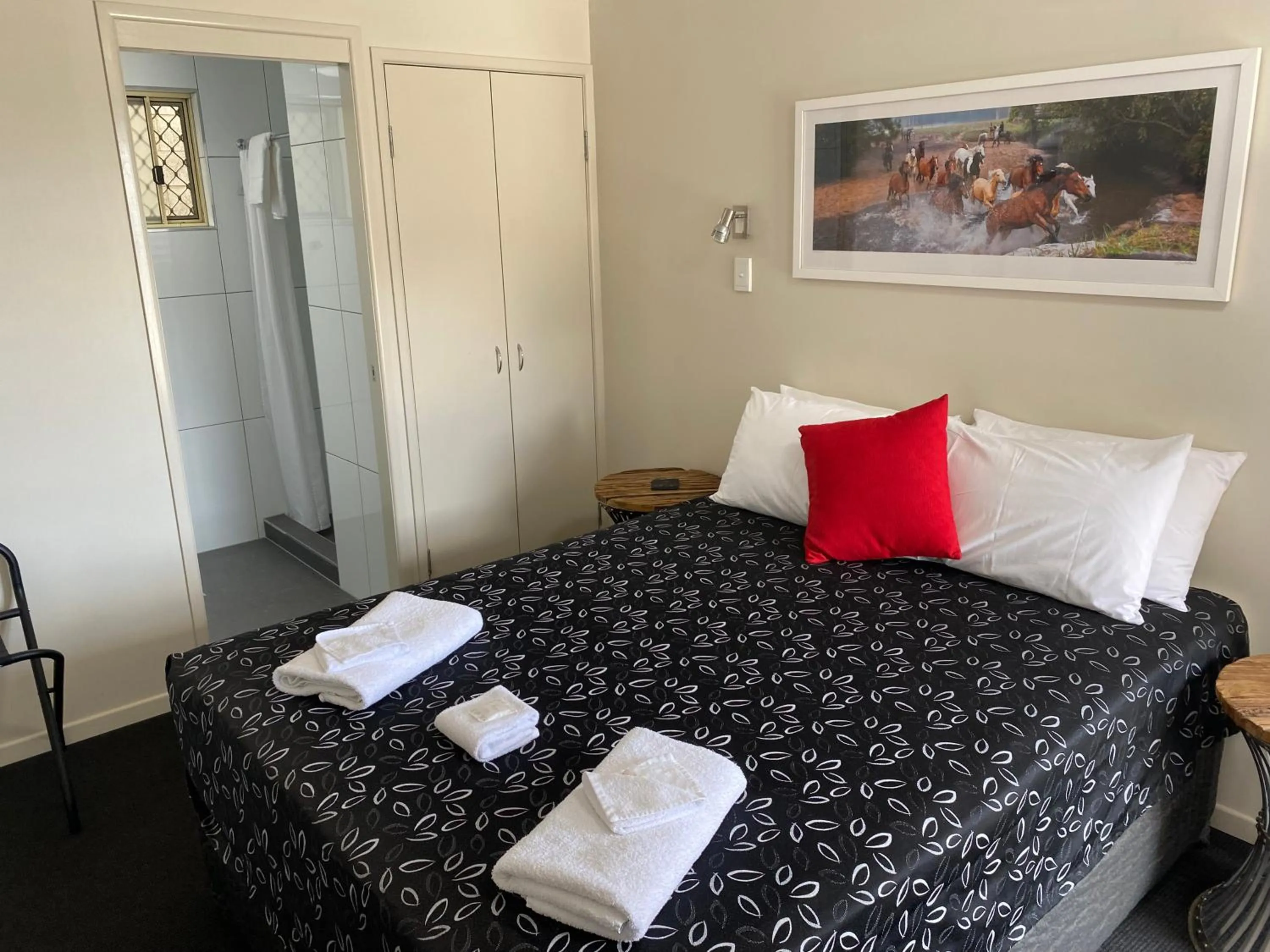 Bed in Citywalk Motor Inn