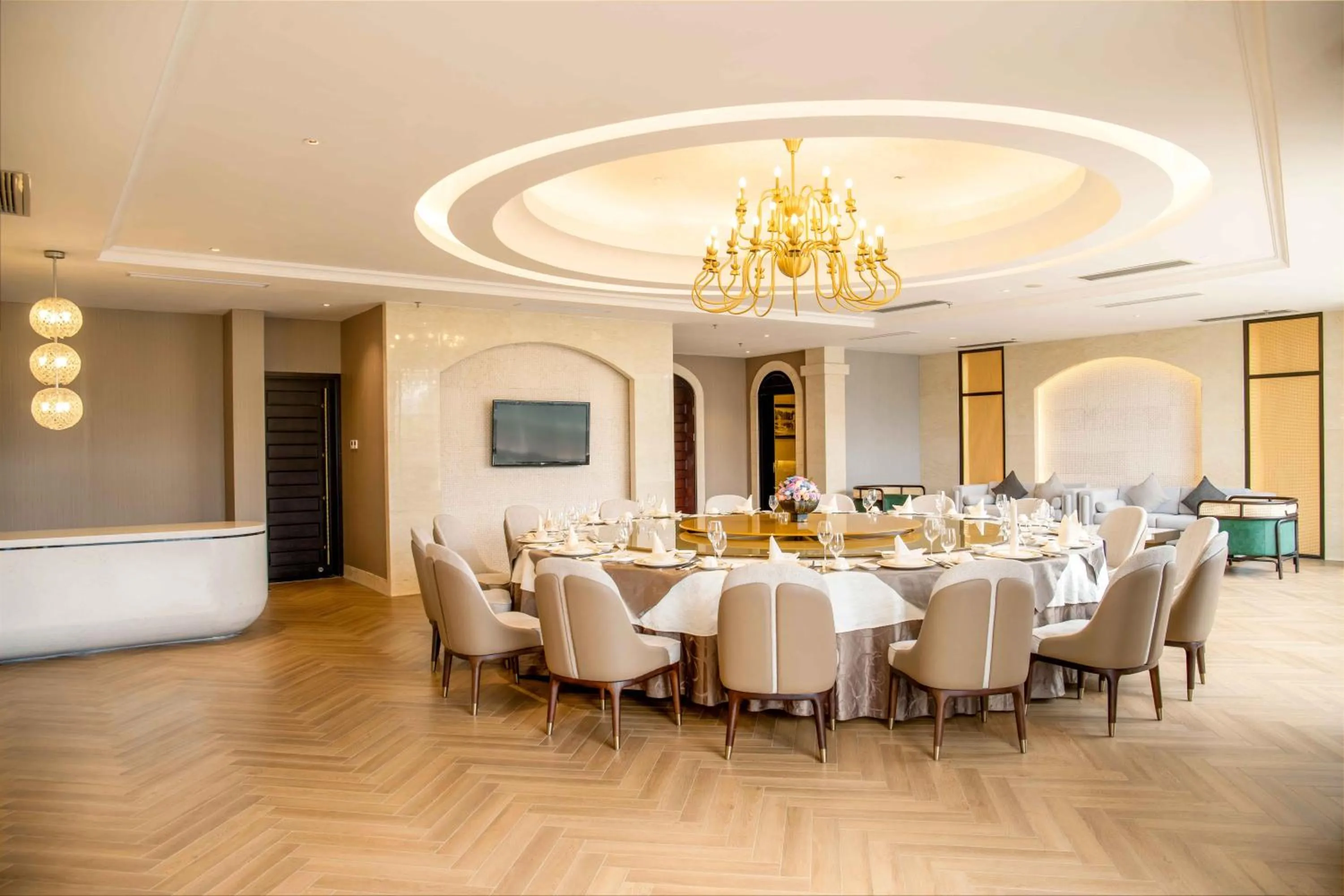 Restaurant/places to eat in Pullman Haikou