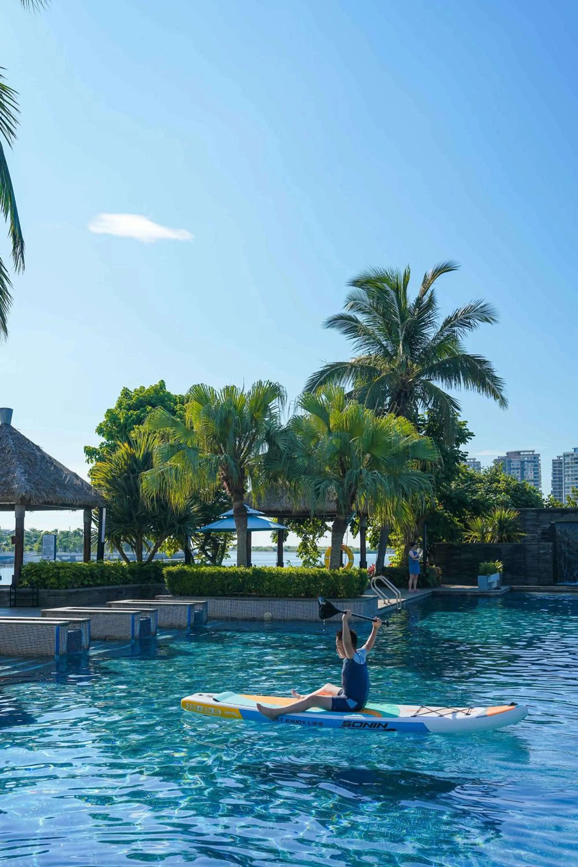 Swimming pool in Pullman Haikou