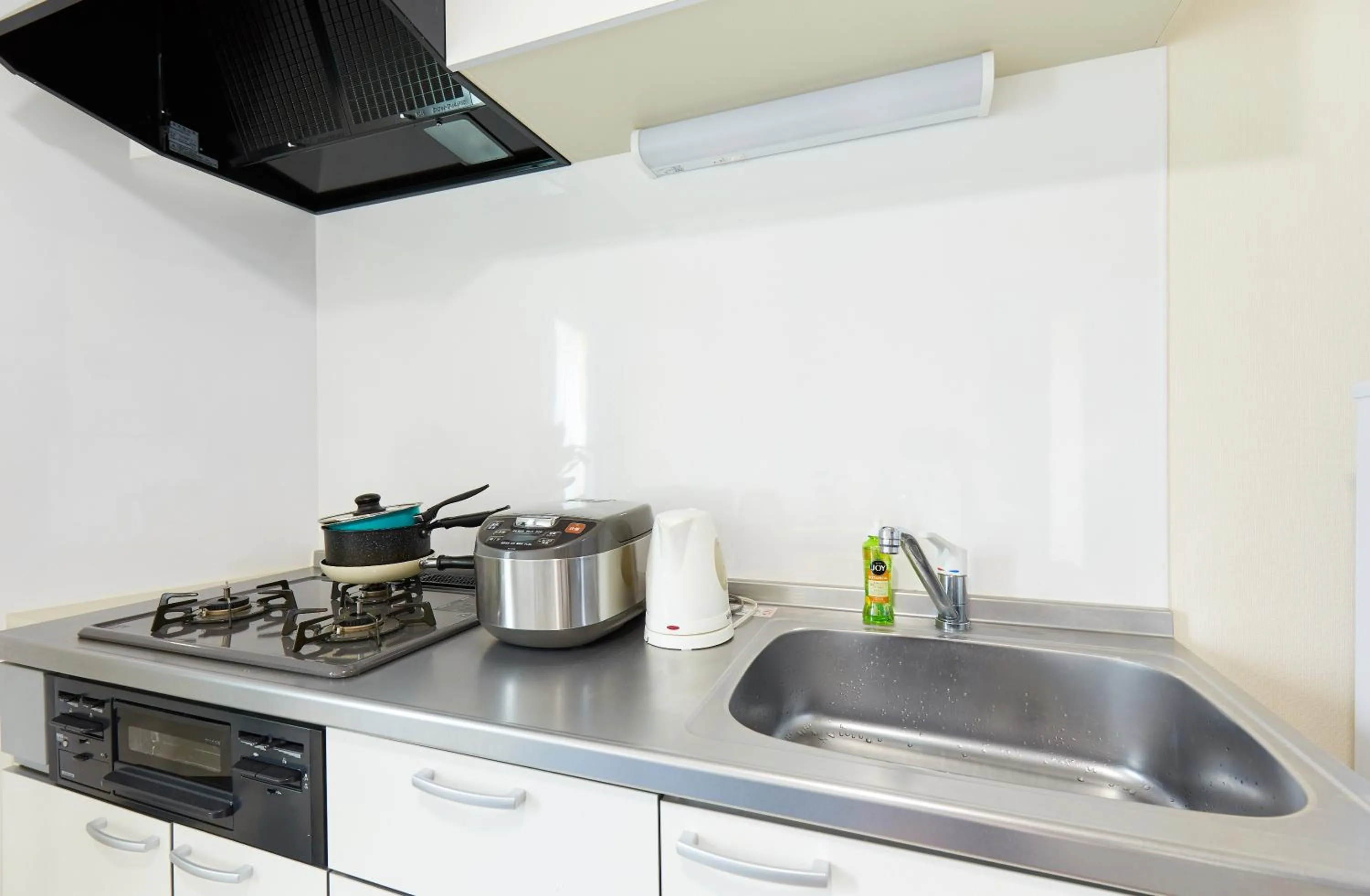 Kitchen or kitchenette in H-Nishikamata ColorBee House