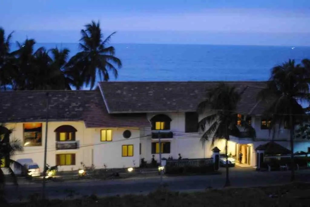 Facade/entrance in 77 Sunset Plaza