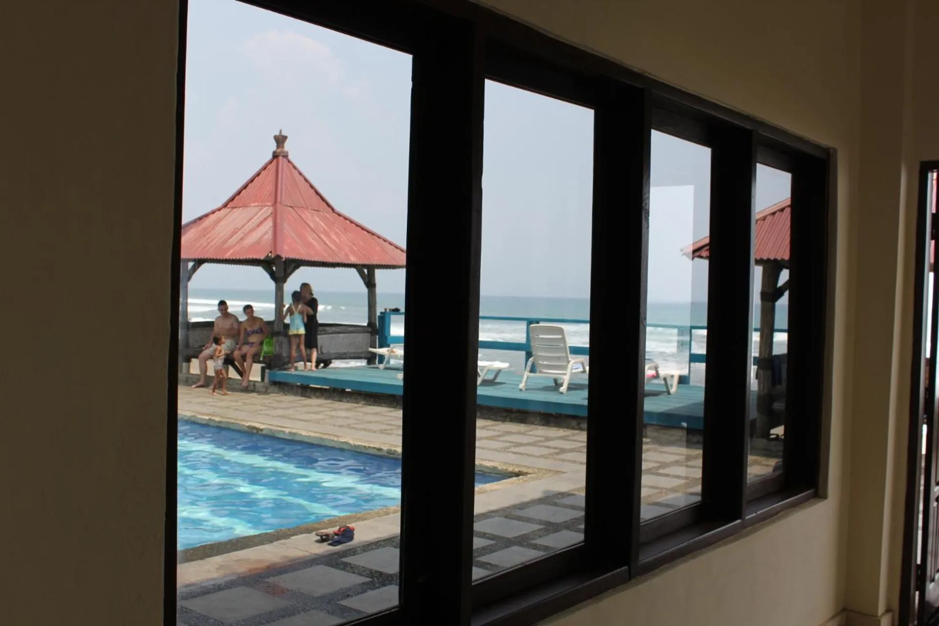 Day in 77 Sunset Plaza