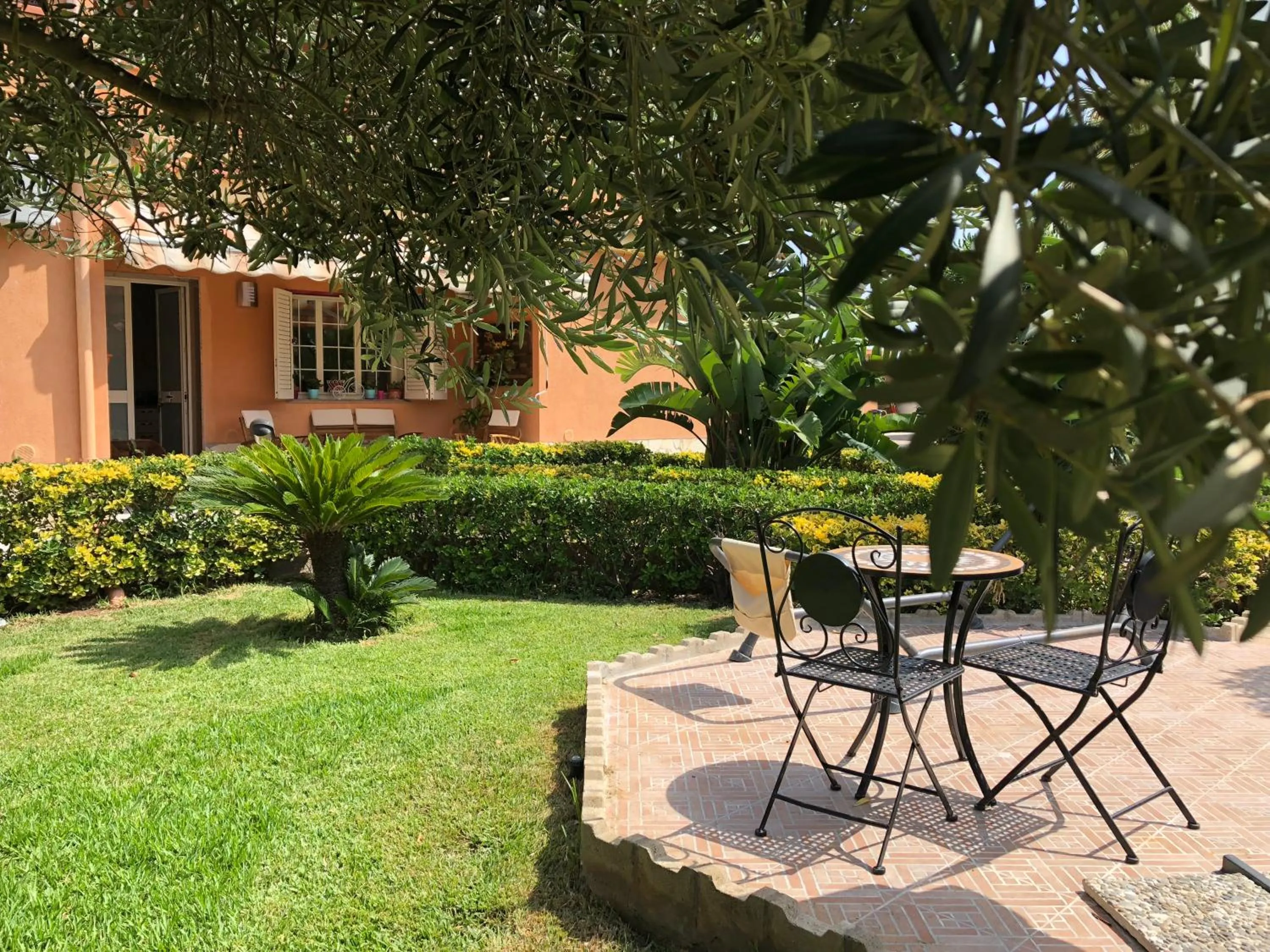 Garden view in A Casa di Giù B&B