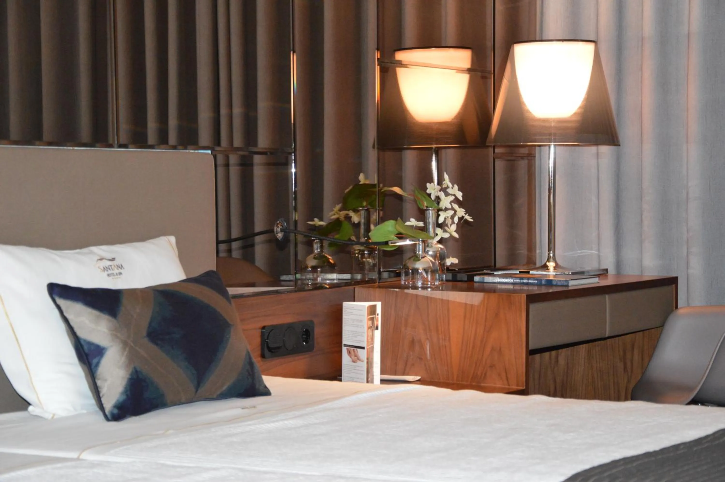 Bed in Santana Hotel & SPA