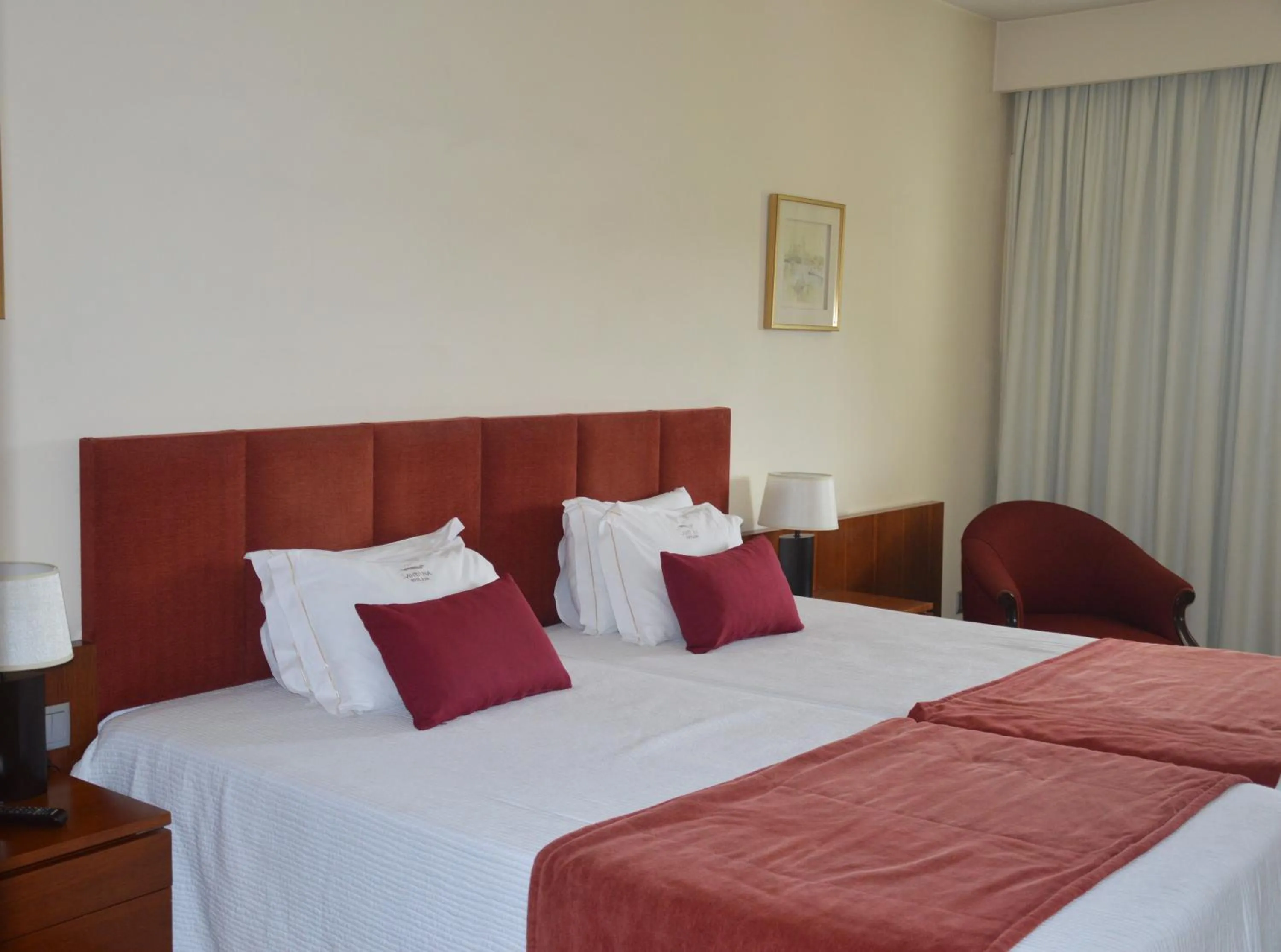 Bed in Santana Hotel & SPA