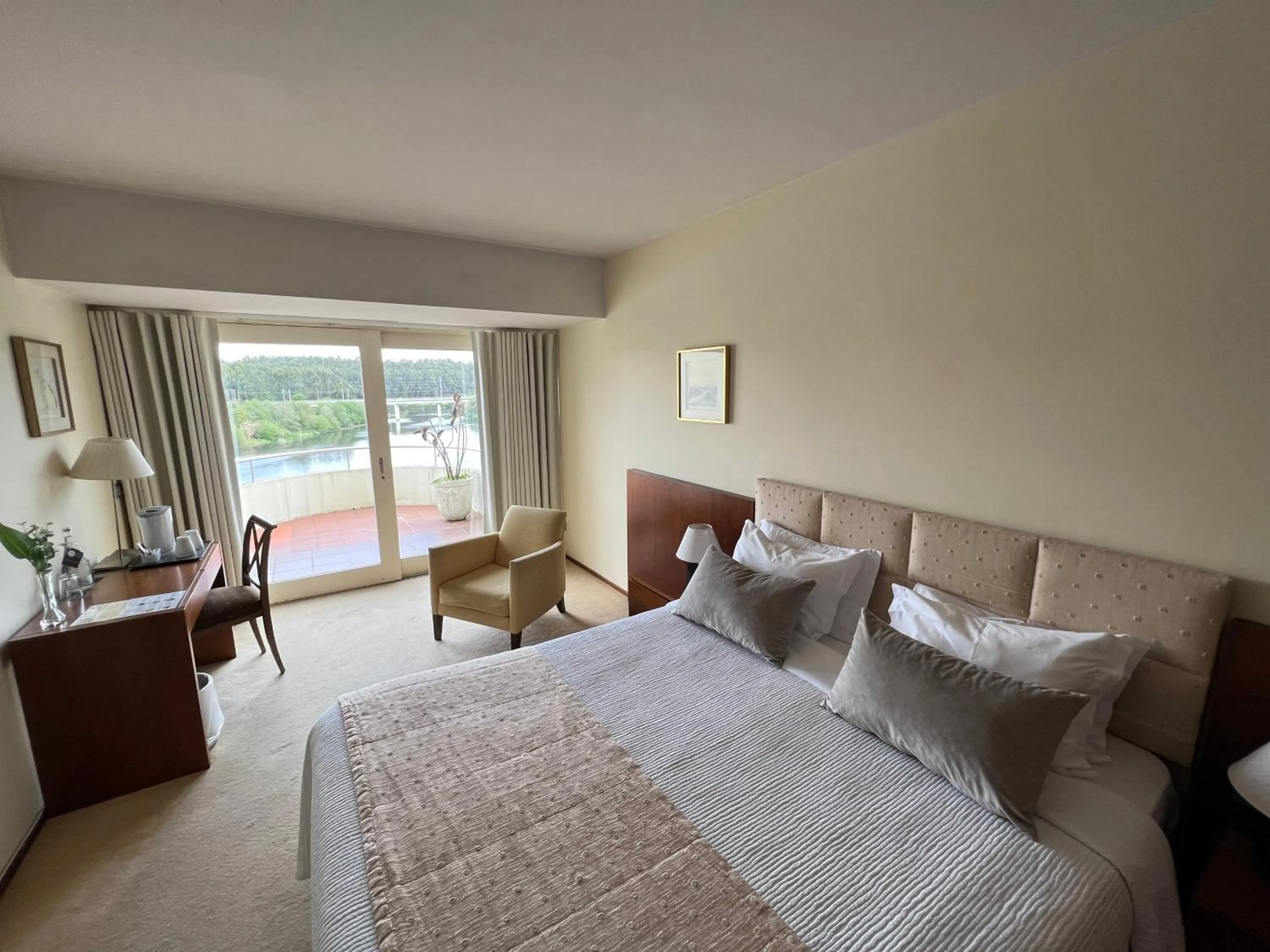 Bed in Santana Hotel & SPA