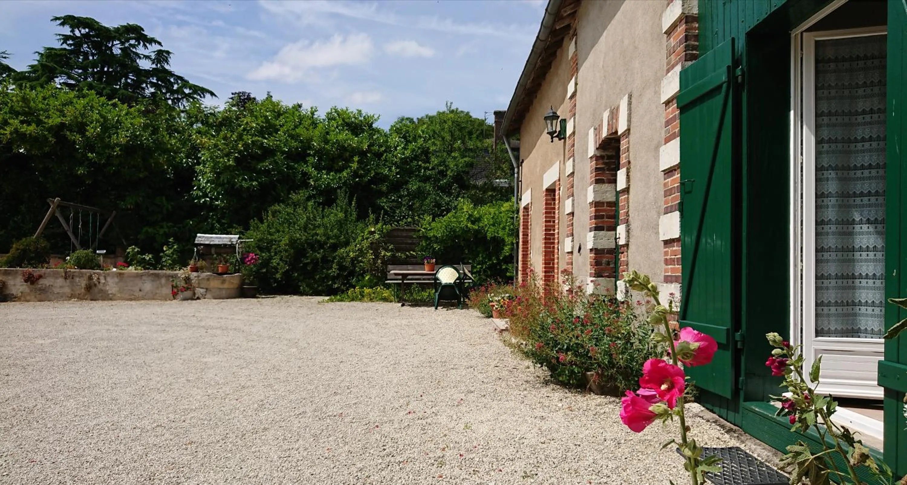 Facade/entrance in domaine d'en Haut