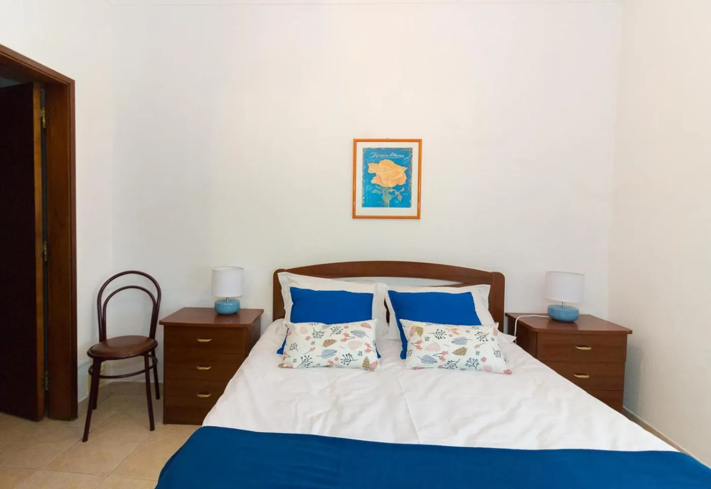 Photo of the whole room, Bed in AtJuditehome