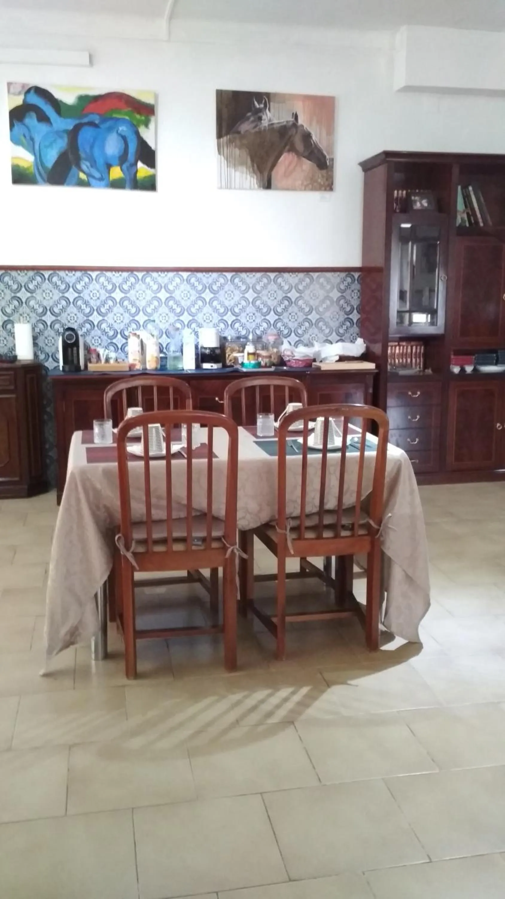 Communal lounge/ TV room in AtJuditehome