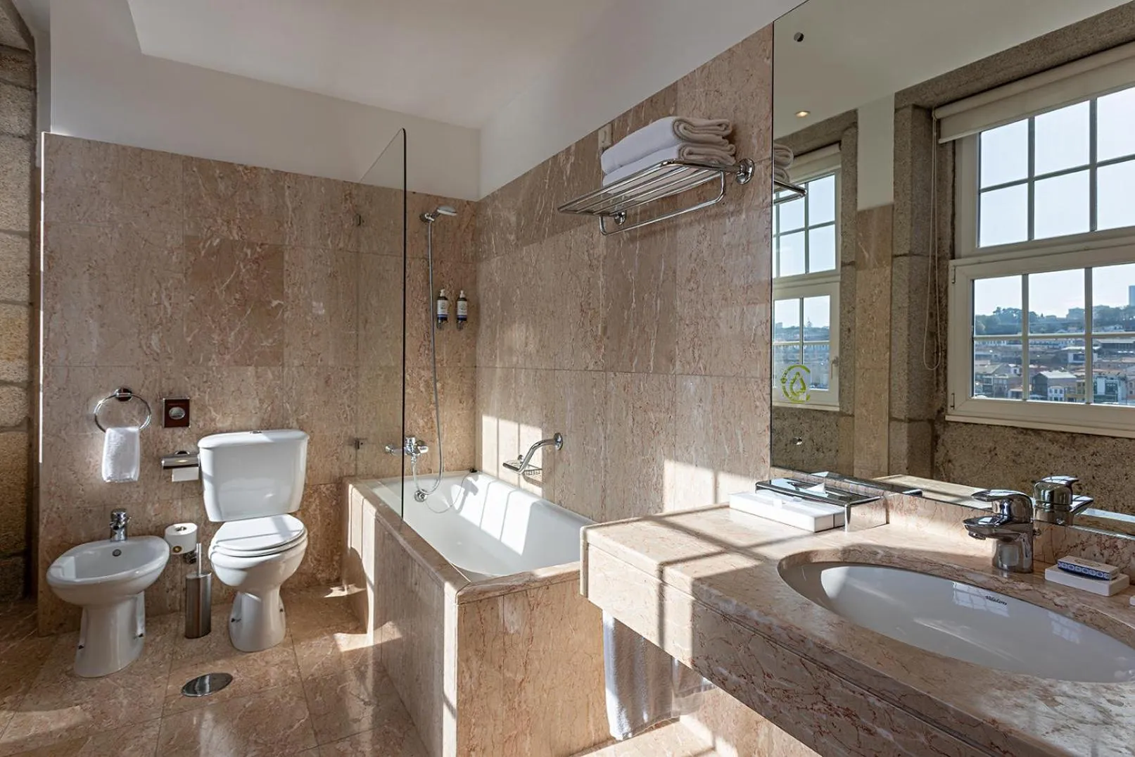 Bathroom in Pestana Vintage Porto Hotel & World Heritage Site