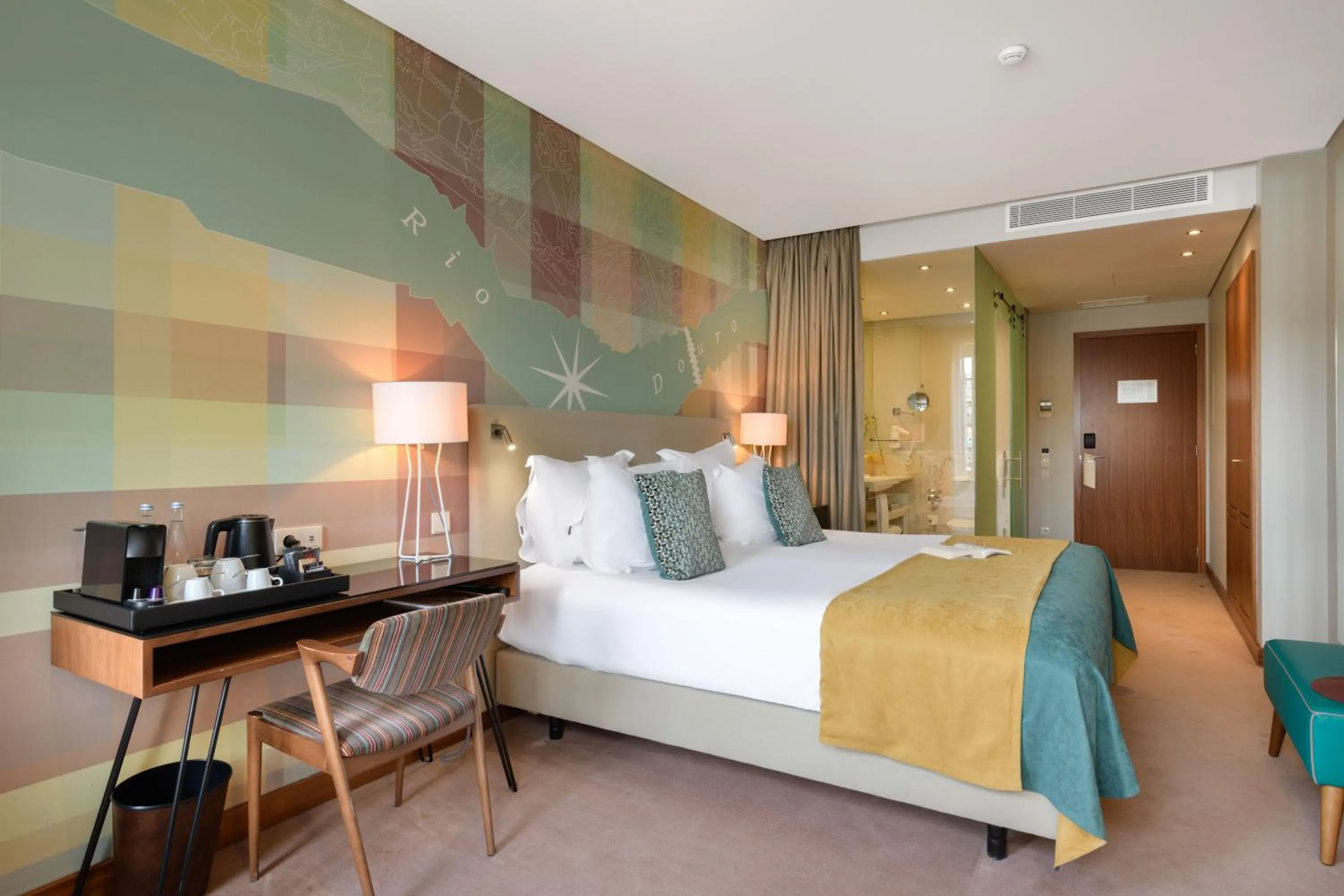 Bedroom, Bed in Pestana Vintage Porto Hotel & World Heritage Site