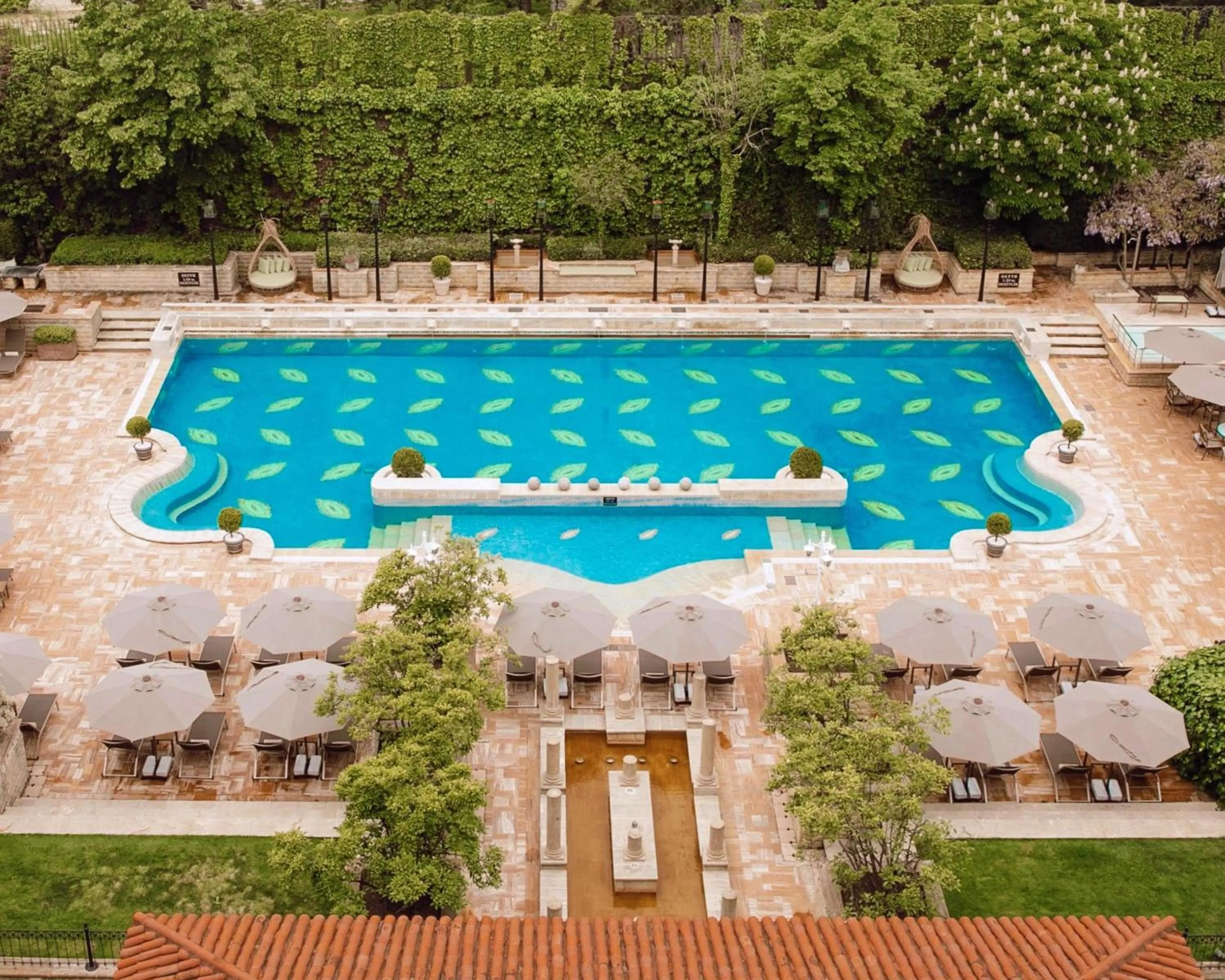 Swimming pool in Grand Hyatt Istanbul