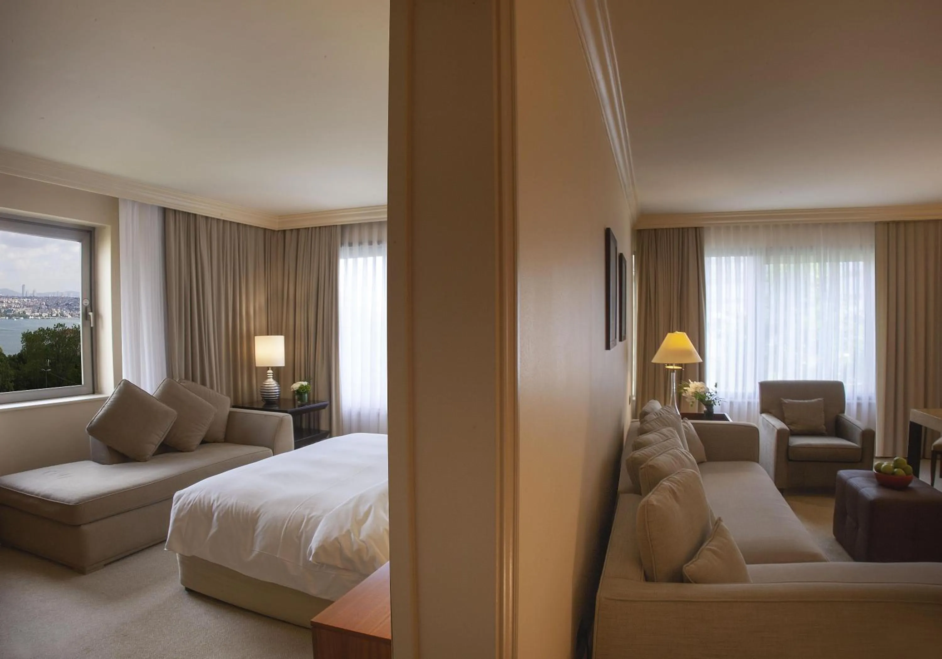 Photo of the whole room, Bed in Grand Hyatt Istanbul