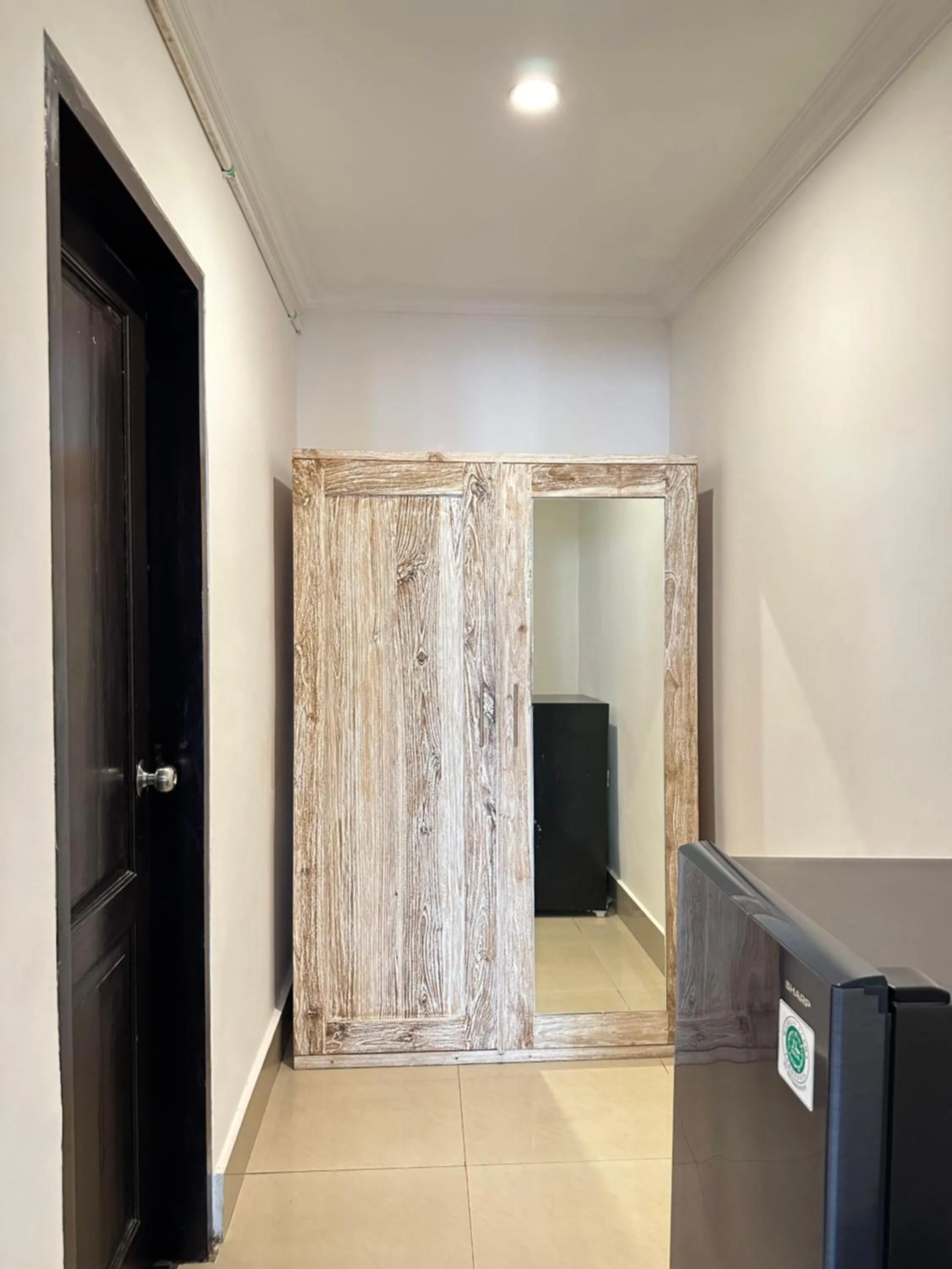 wardrobe in Radha Bali Hotel