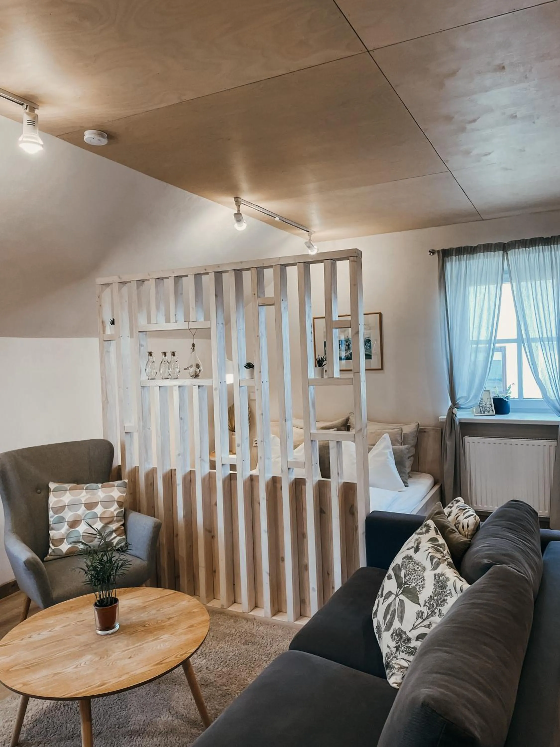 Old Town Apartment with FREE Parking