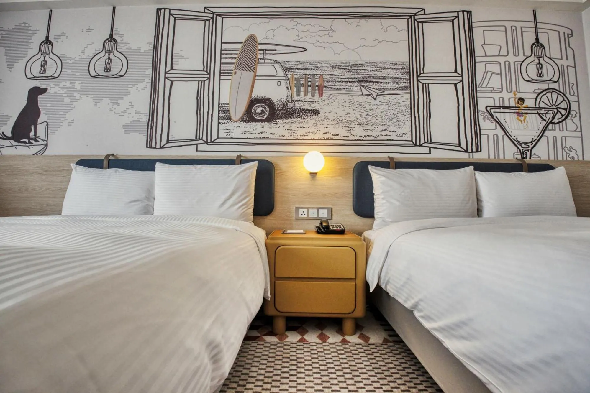 Photo of the whole room, Bed in Two Tails Hotel Luzhou