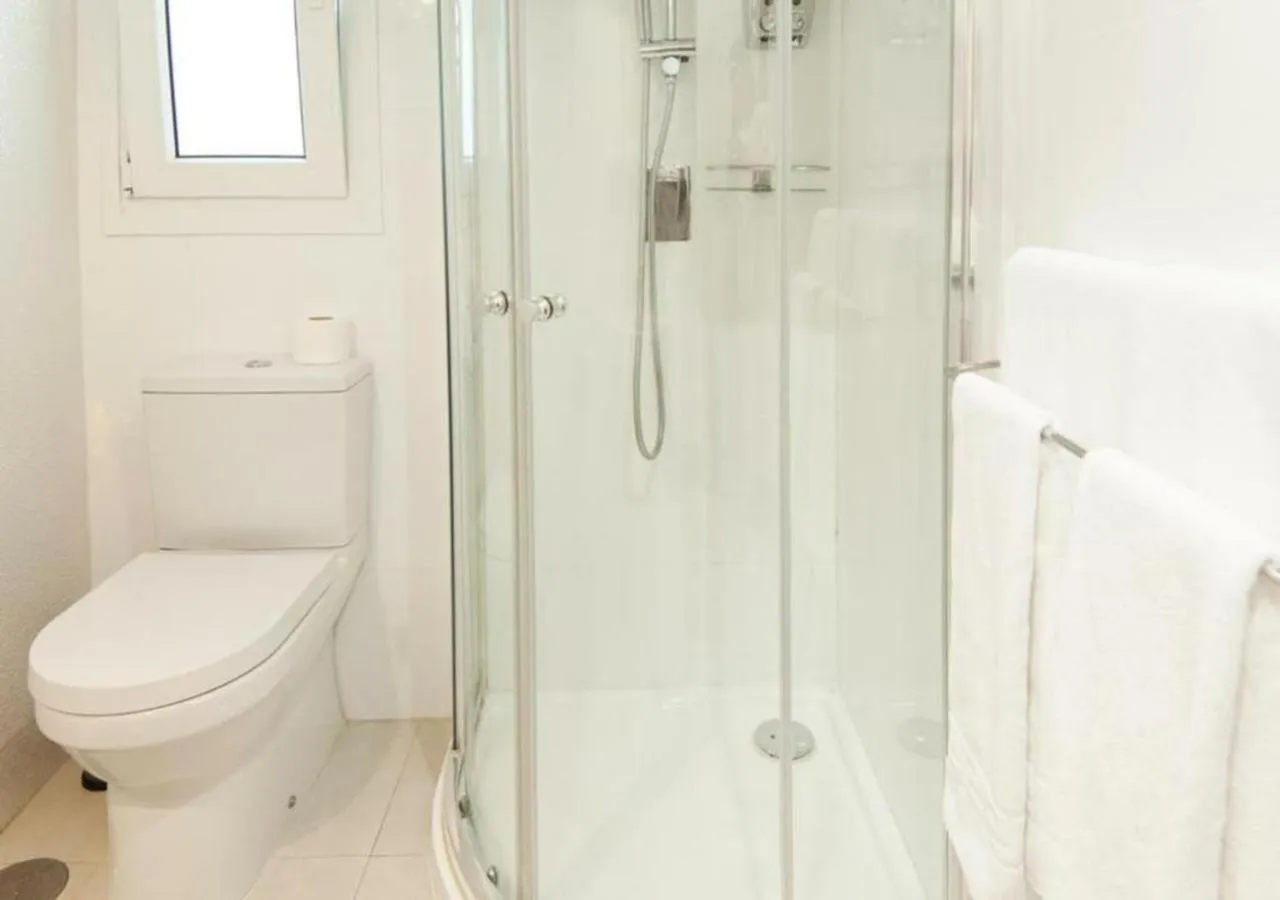 Shower in Hotel Boutique Villa Lorena by Charming Stay Adults Recommended