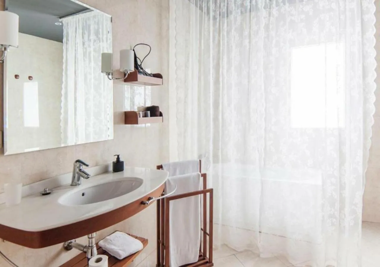 Bath in Hotel Boutique Villa Lorena by Charming Stay Adults Recommended