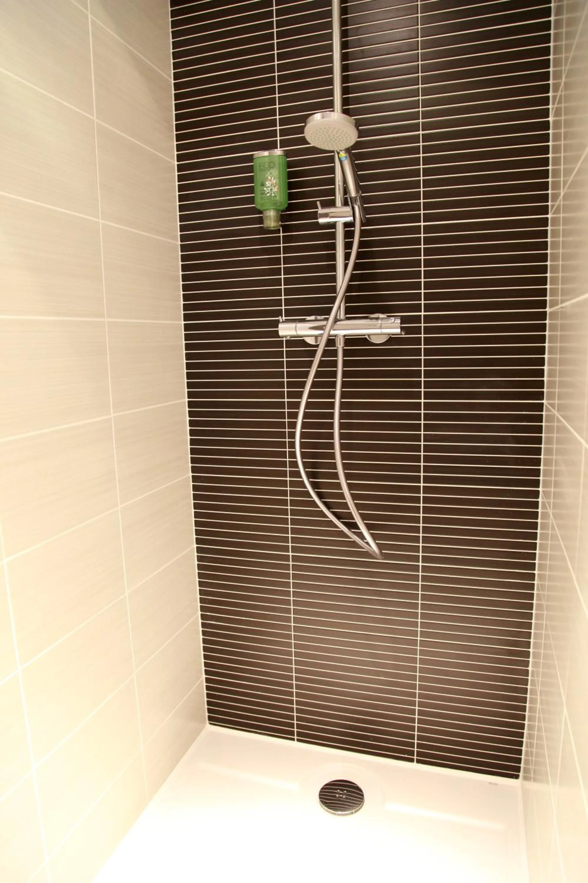 Shower, Bathroom in Brit Hotel La Fleur de Rhuys