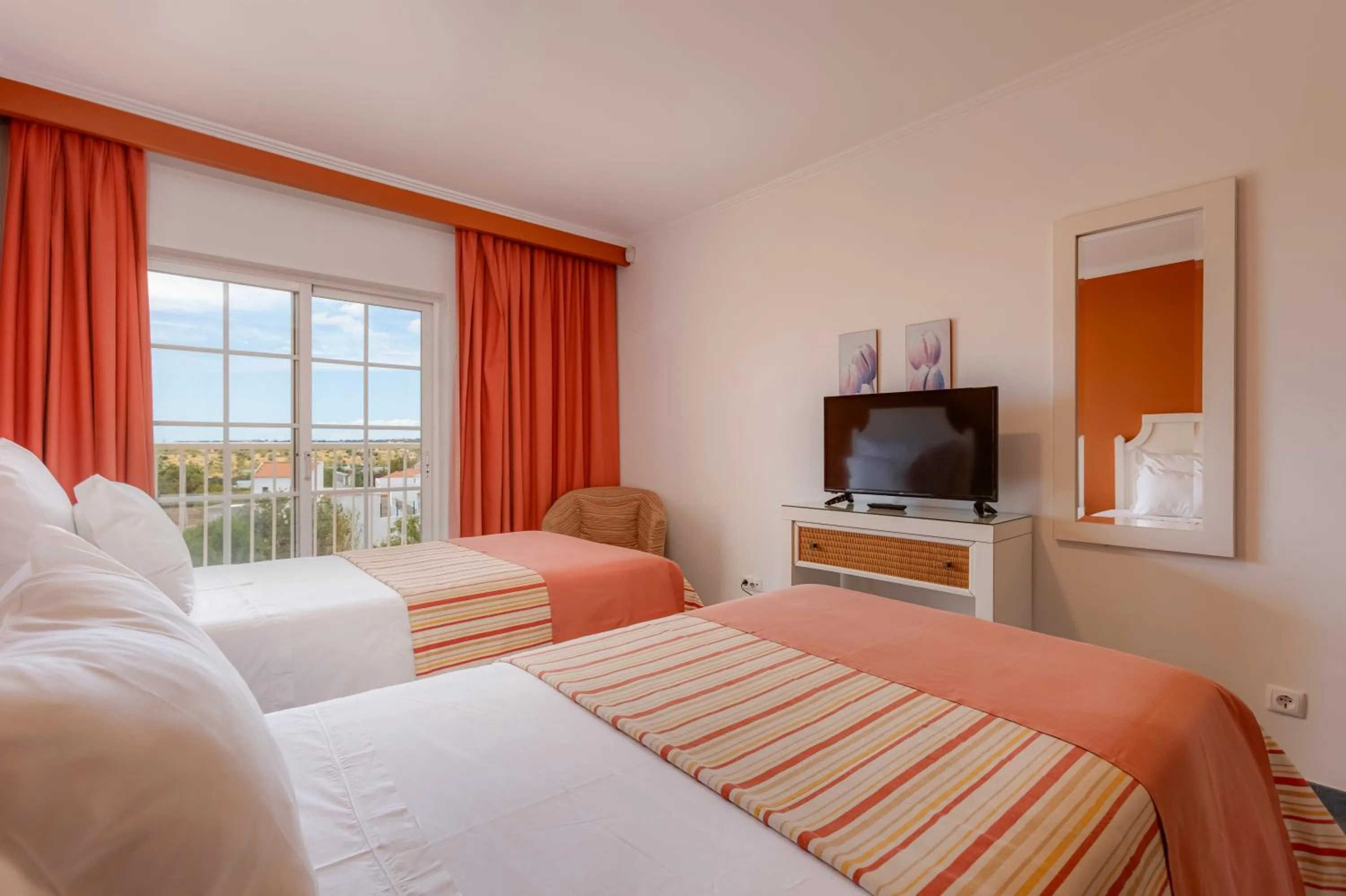 Bedroom, Bed in Villas Barrocal