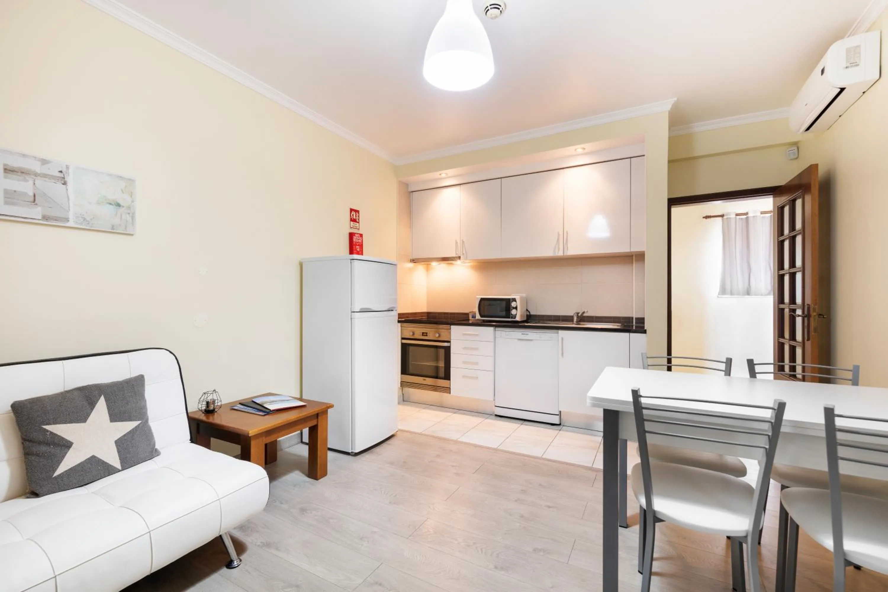 Kitchen or kitchenette in Villas Barrocal