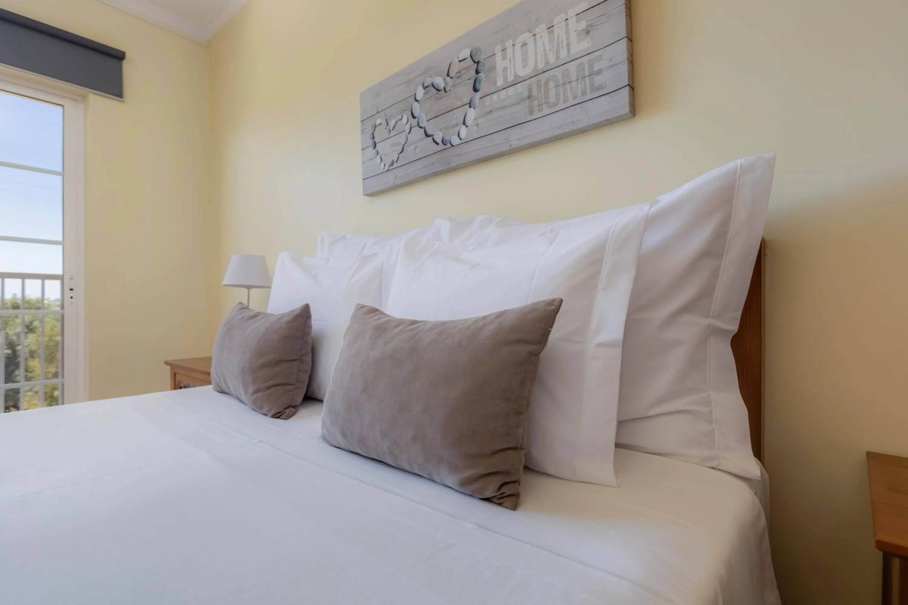 Bedroom, Bed in Villas Barrocal