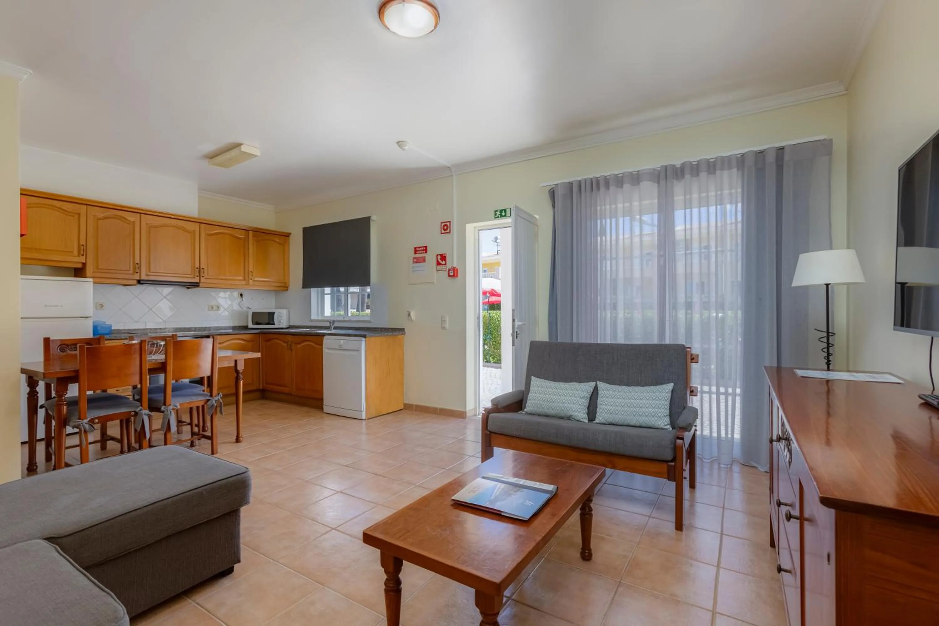 Kitchen or kitchenette in Villas Barrocal