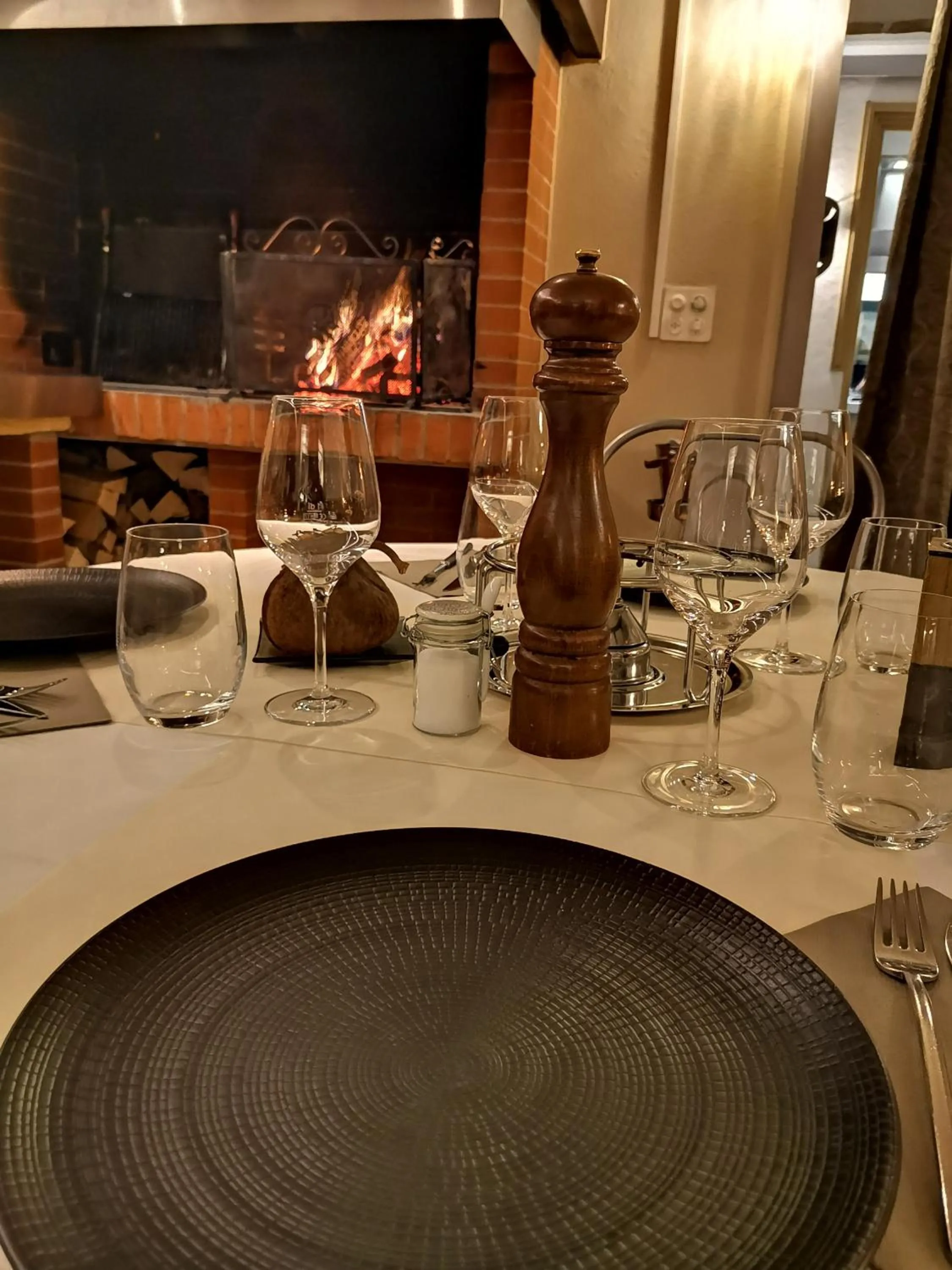 Restaurant/places to eat in L'Hôtel by Hostellerie du Château