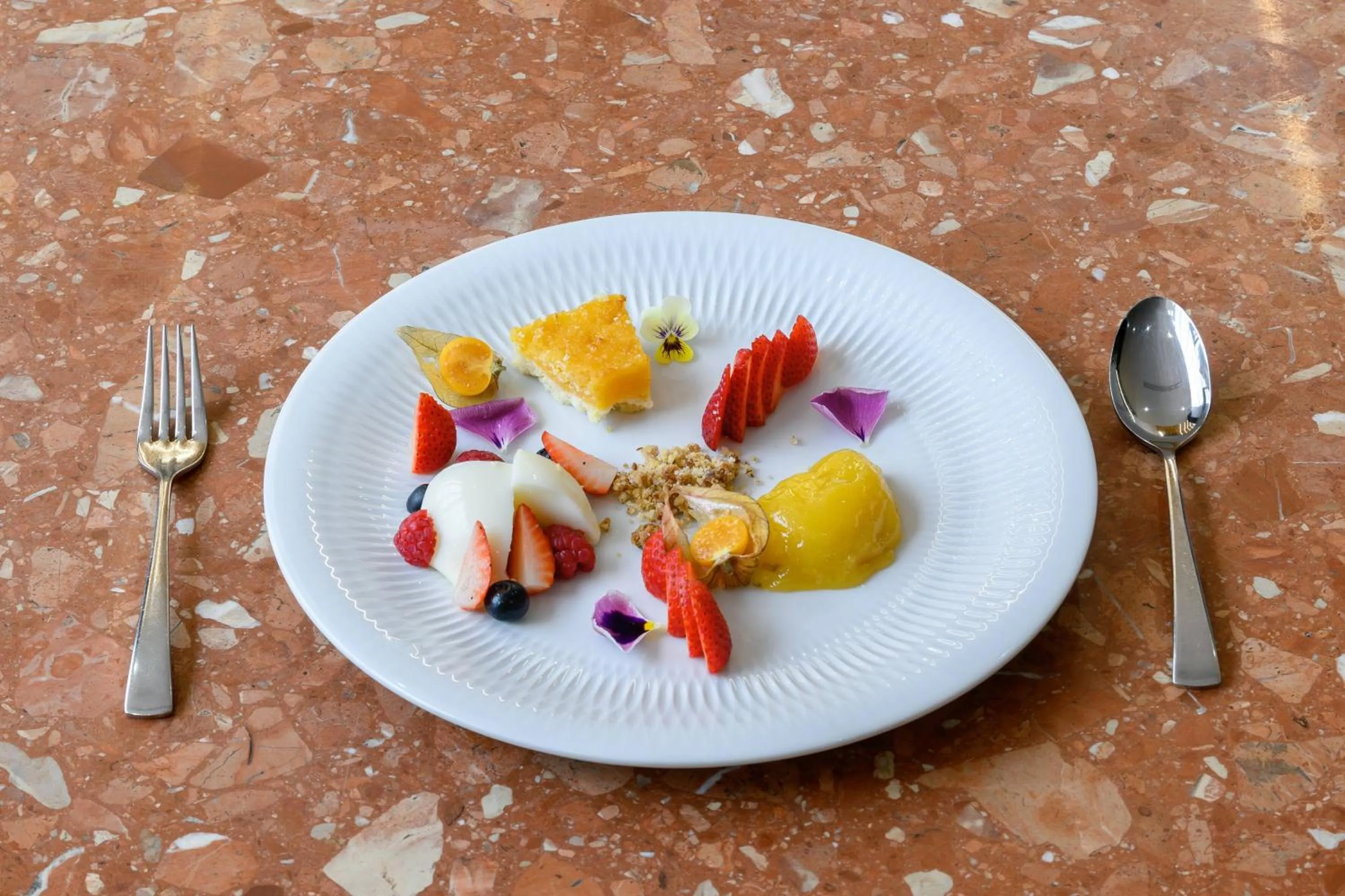 Food and drinks in Hotel Coimbra Aeminium Affiliated by Meliá