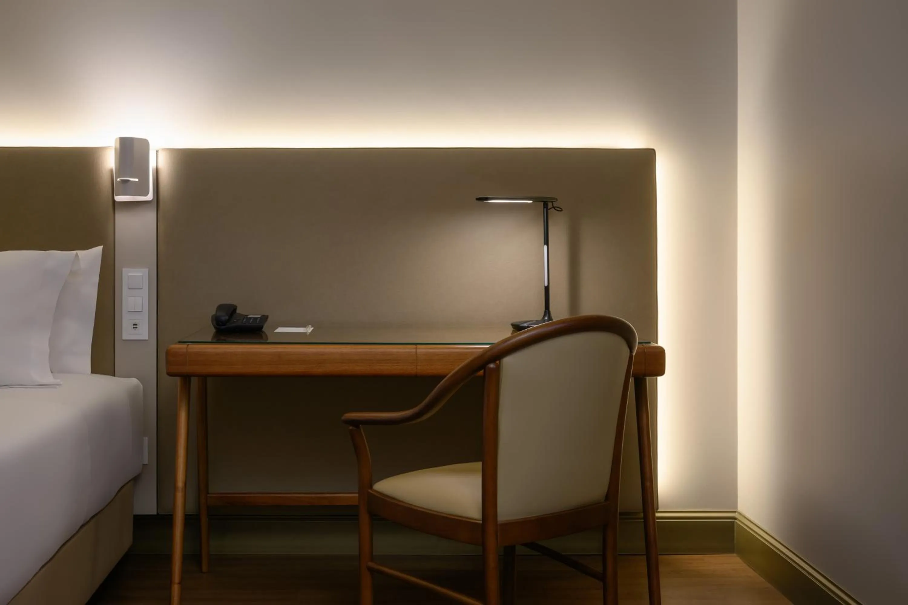 Bed in Hotel Coimbra Aeminium, Affiliated by Meliá