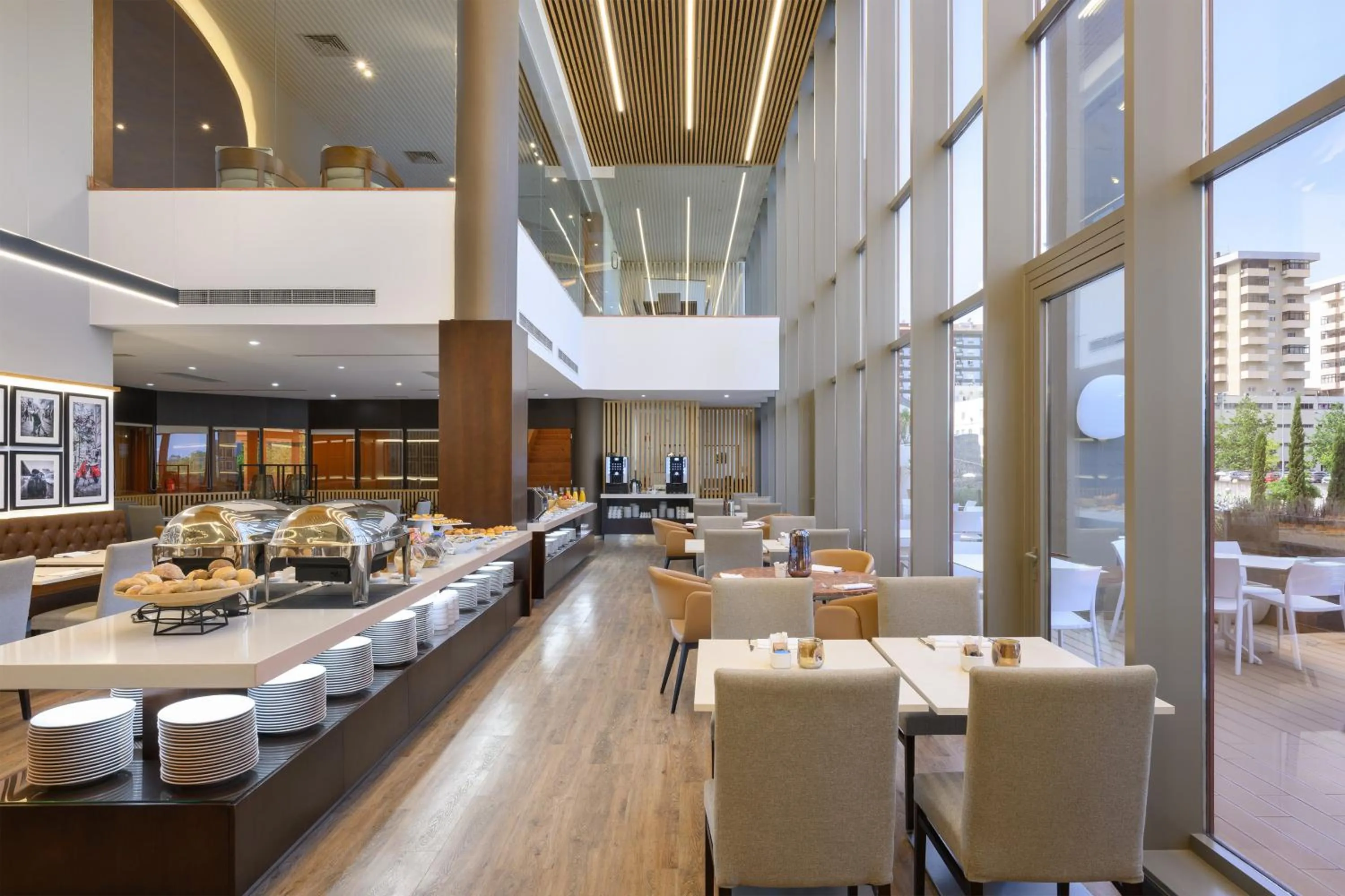 Restaurant/places to eat in Hotel Coimbra Aeminium, Affiliated by Meliá