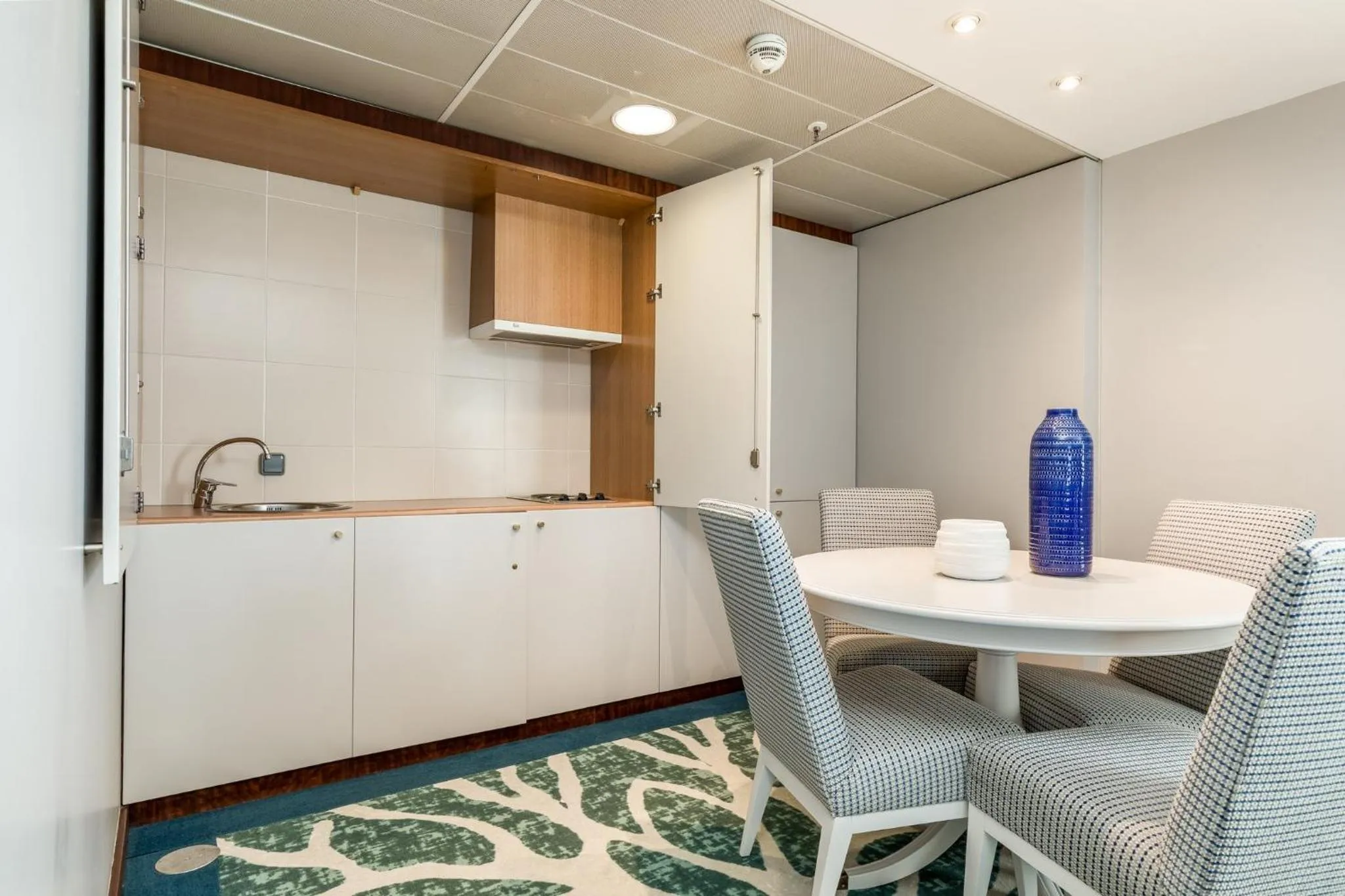 Bedroom in Holiday Inn Porto Gaia by IHG