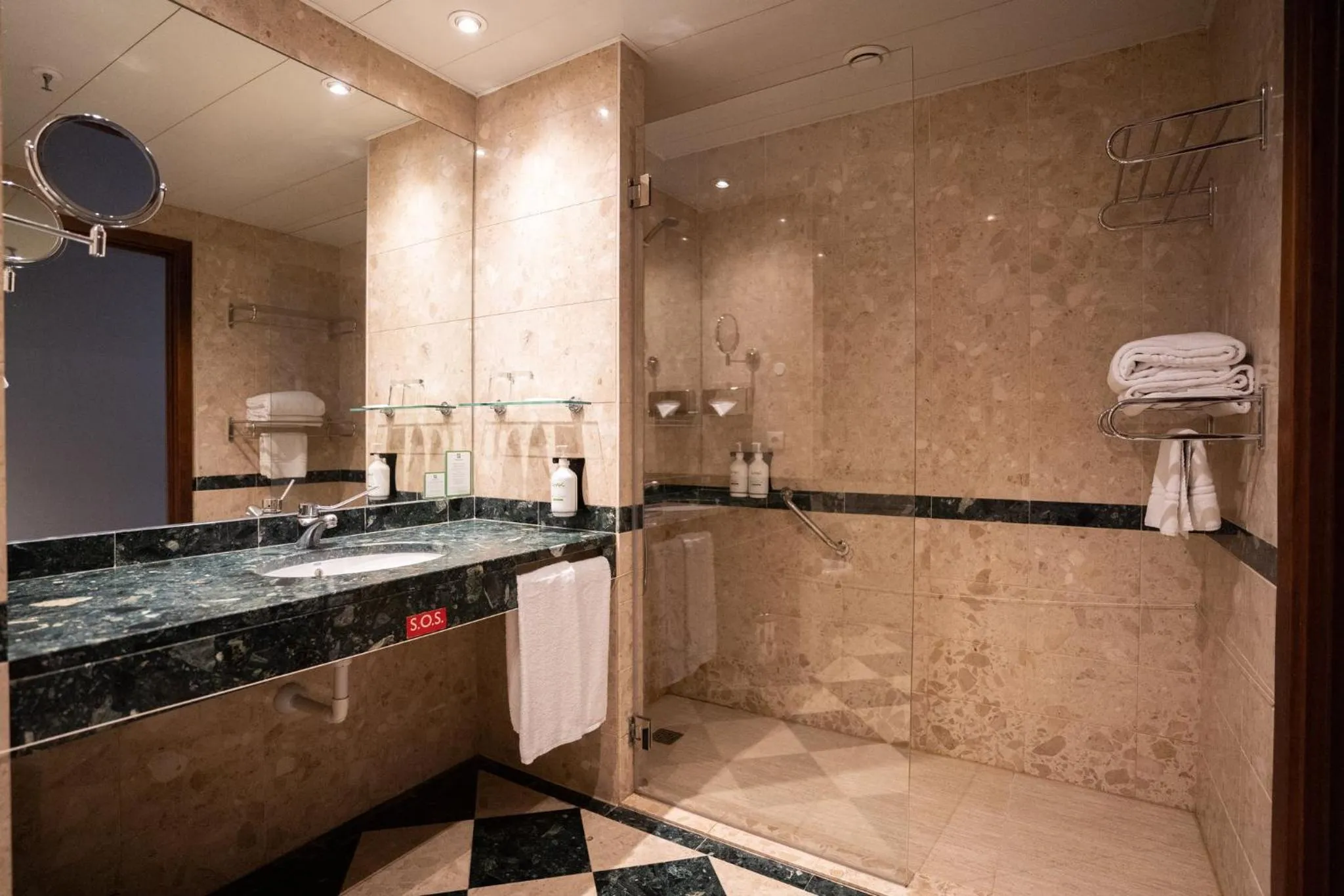 Bathroom in Holiday Inn Porto Gaia by IHG