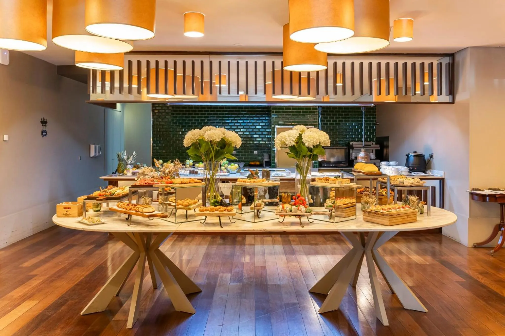 Restaurant/places to eat in Holiday Inn Porto Gaia by IHG