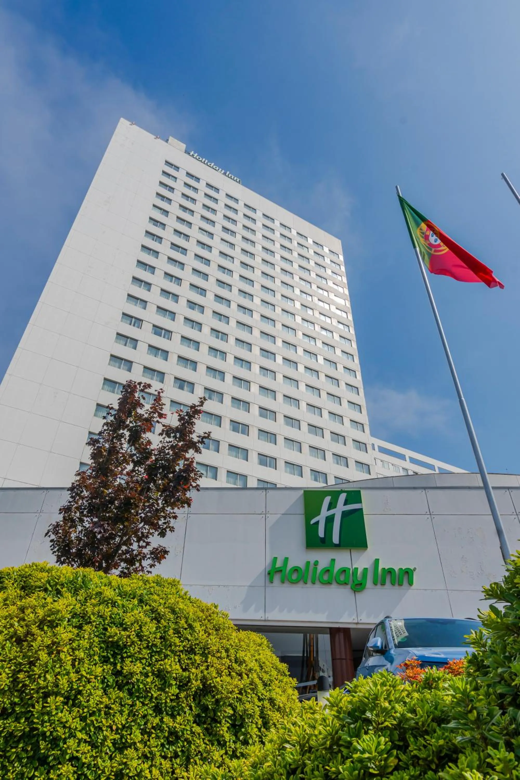 Facade/entrance in Holiday Inn Porto Gaia by IHG