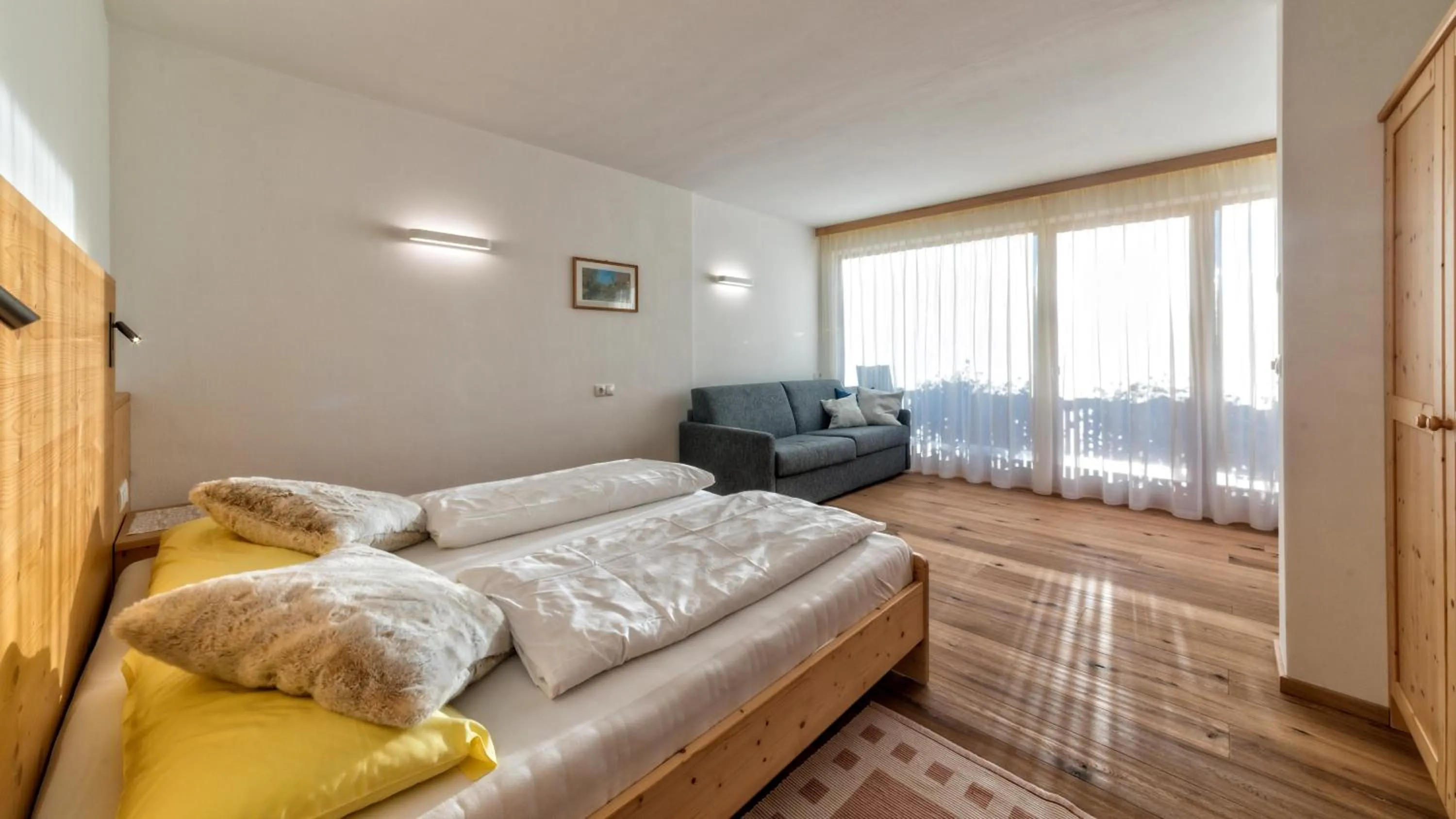 Balcony/Terrace, Bed in Hotel Moritz